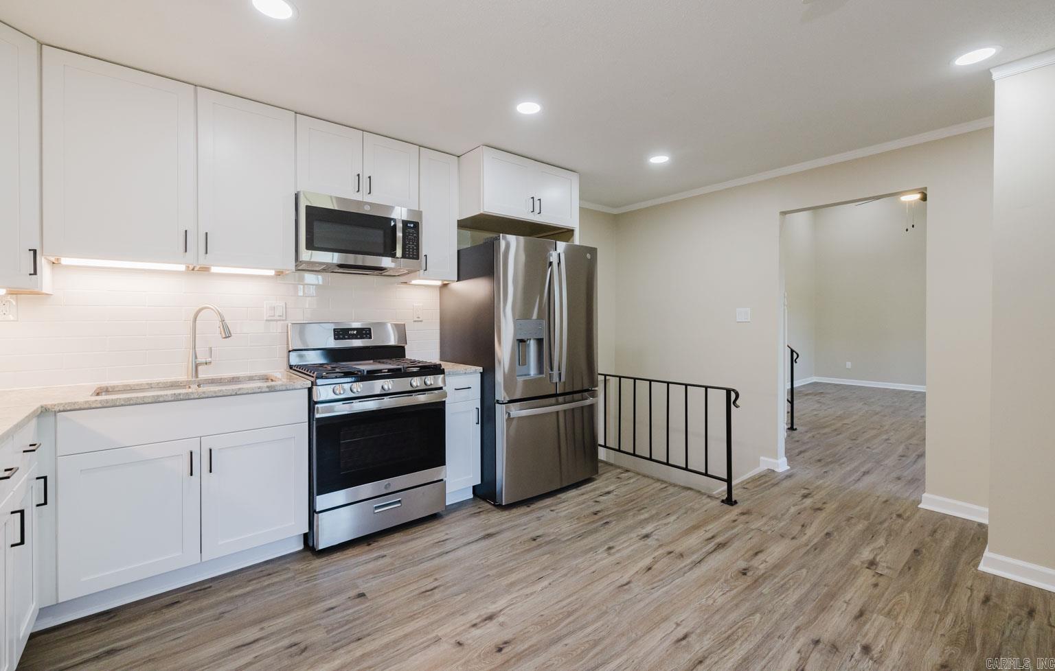 WATSON MANOR - Residential