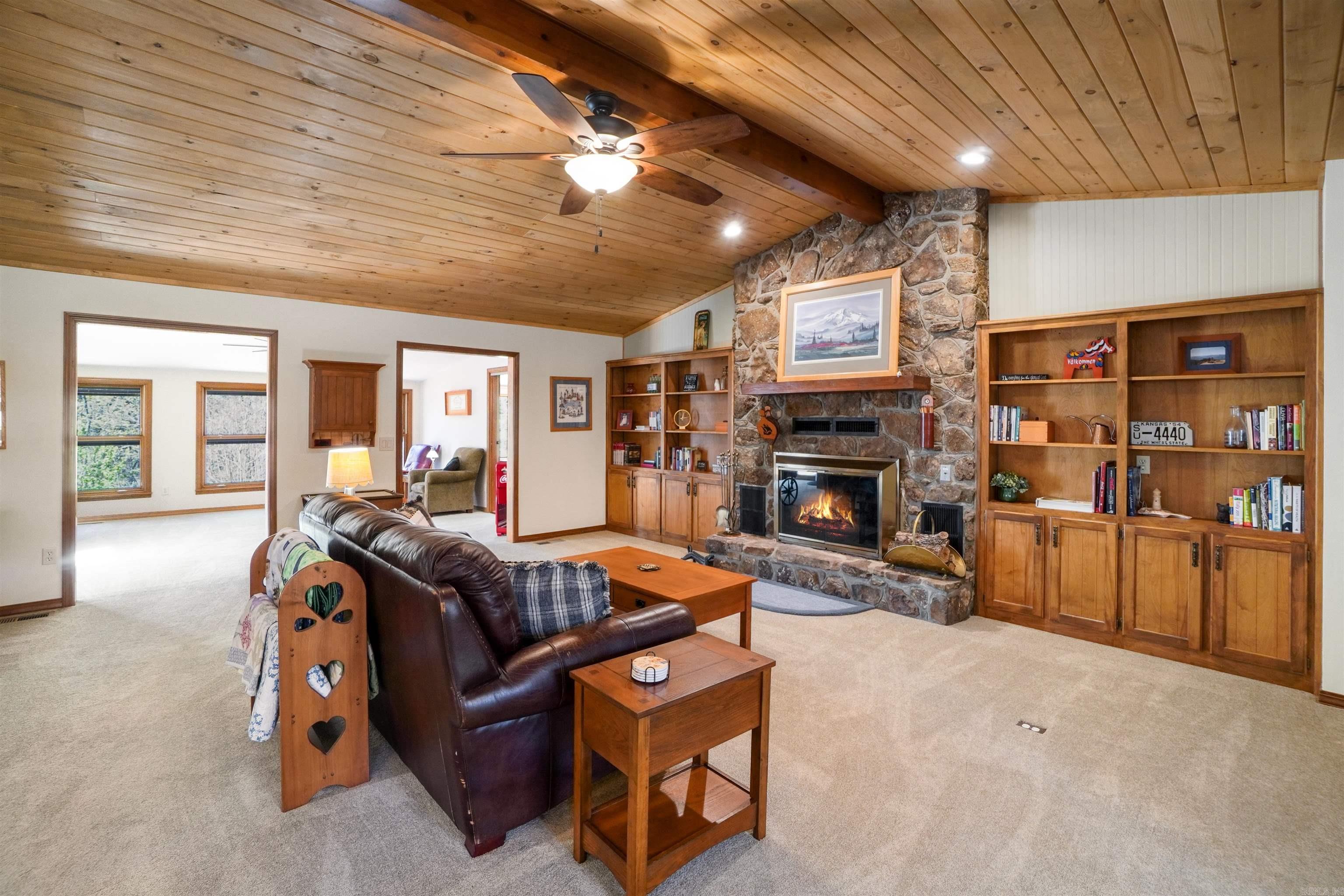 INDIAN HILLS - Residential