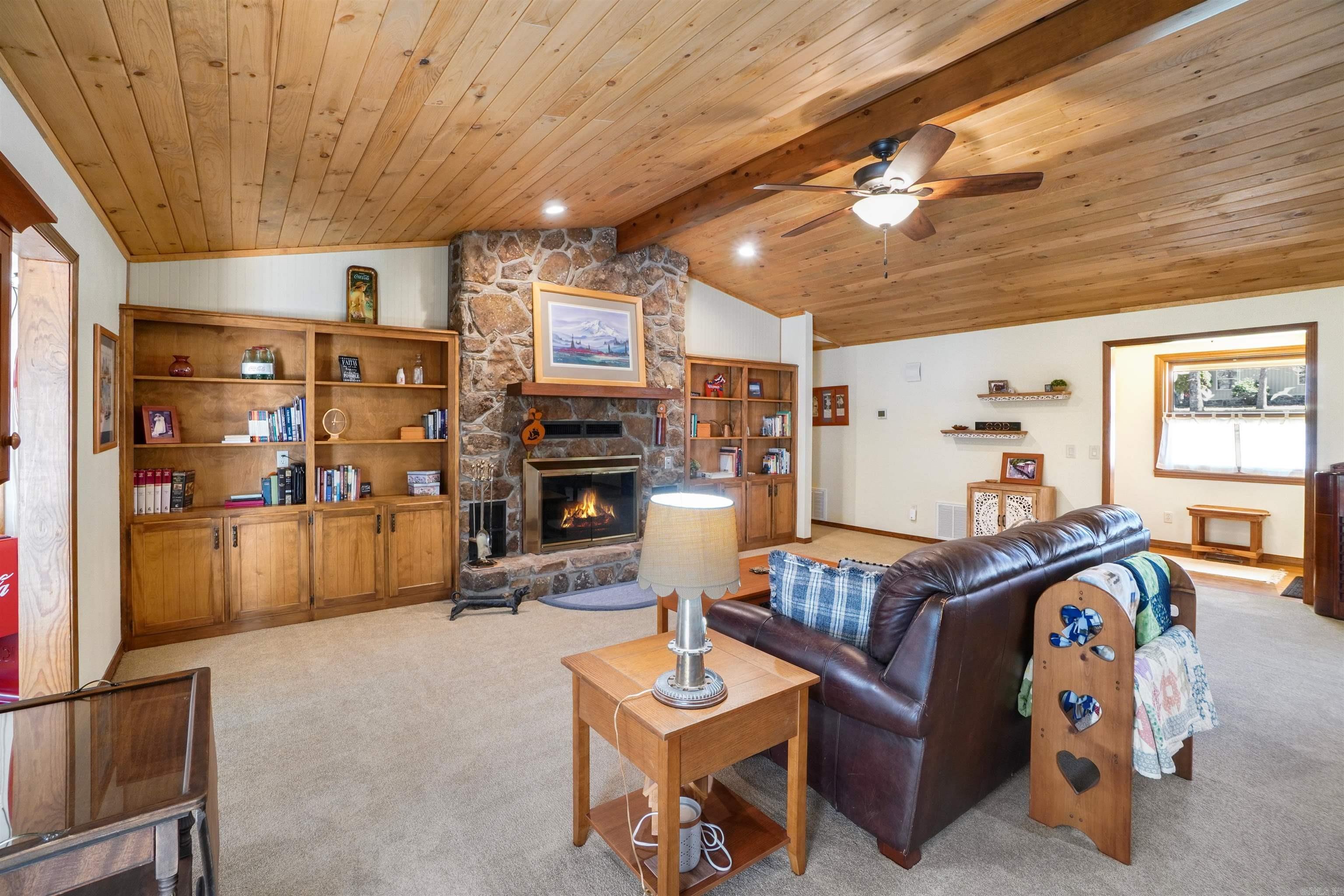 INDIAN HILLS - Residential