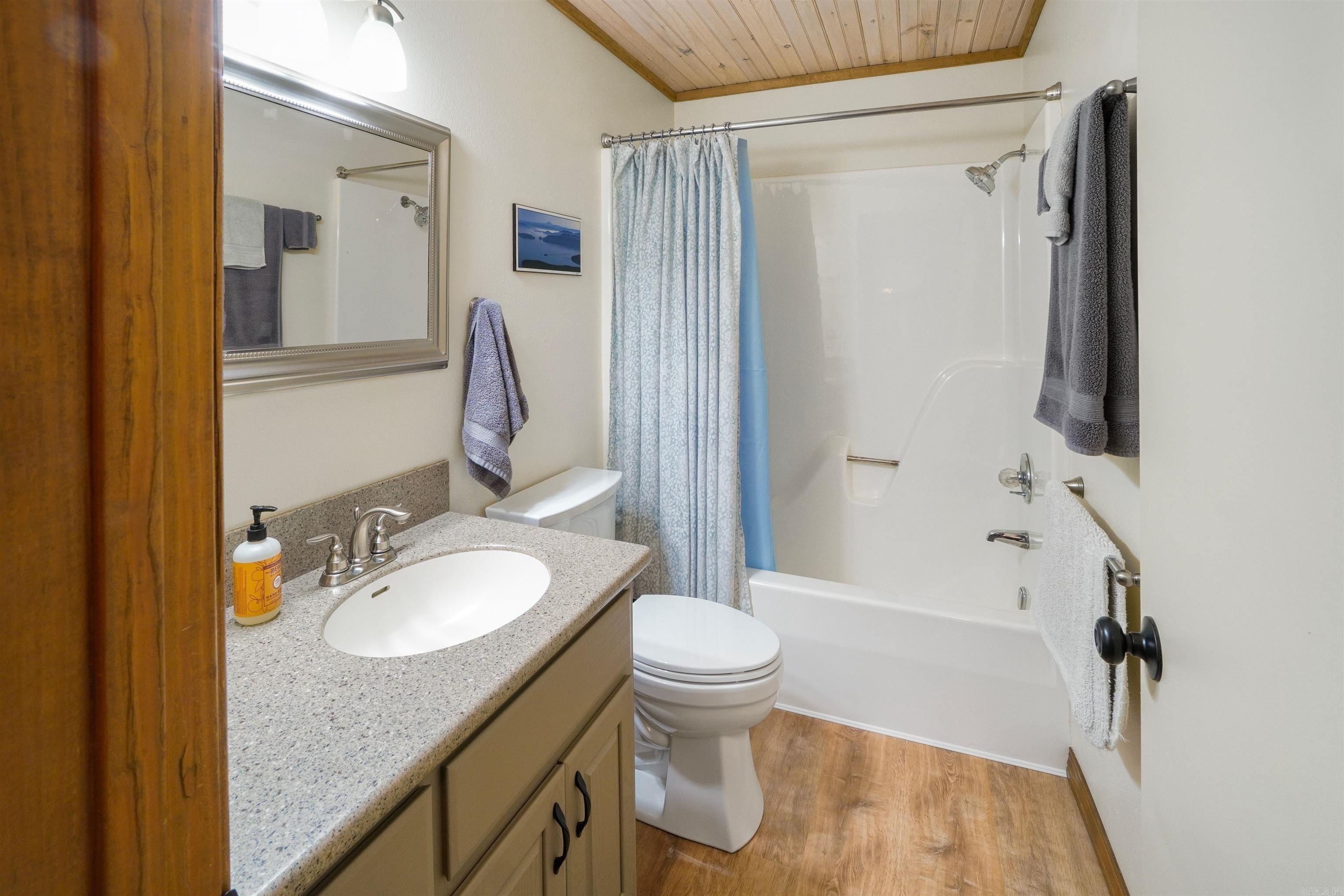 INDIAN HILLS - Residential