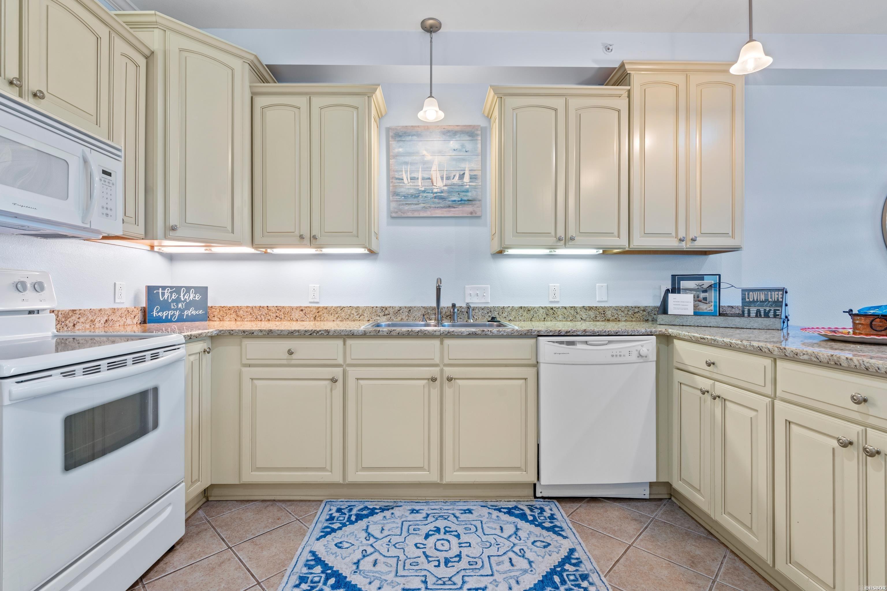 GRAND POINTE VIEW HPR - Residential