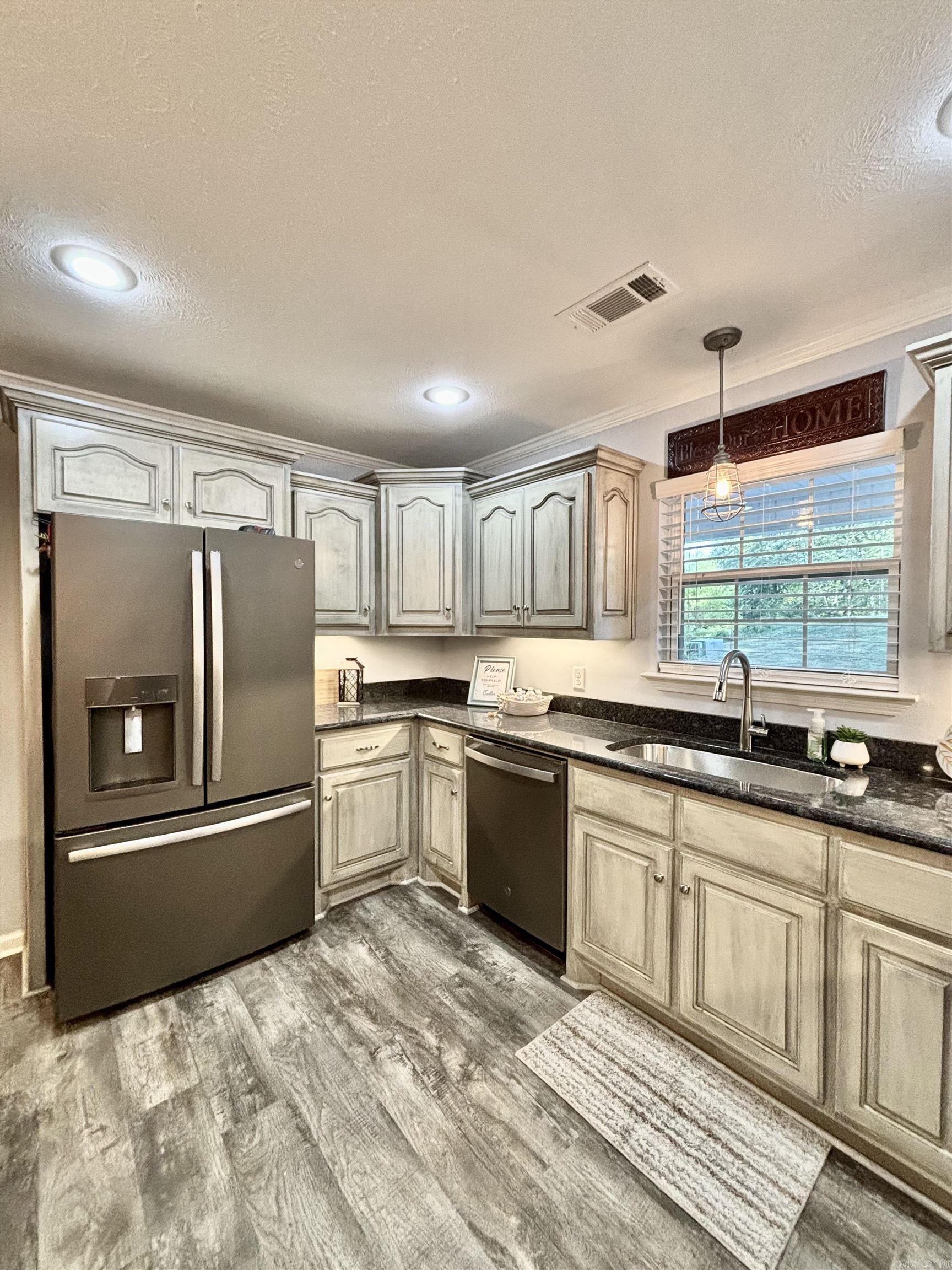 PLEASANT OAKS SUBDIVISION - Residential