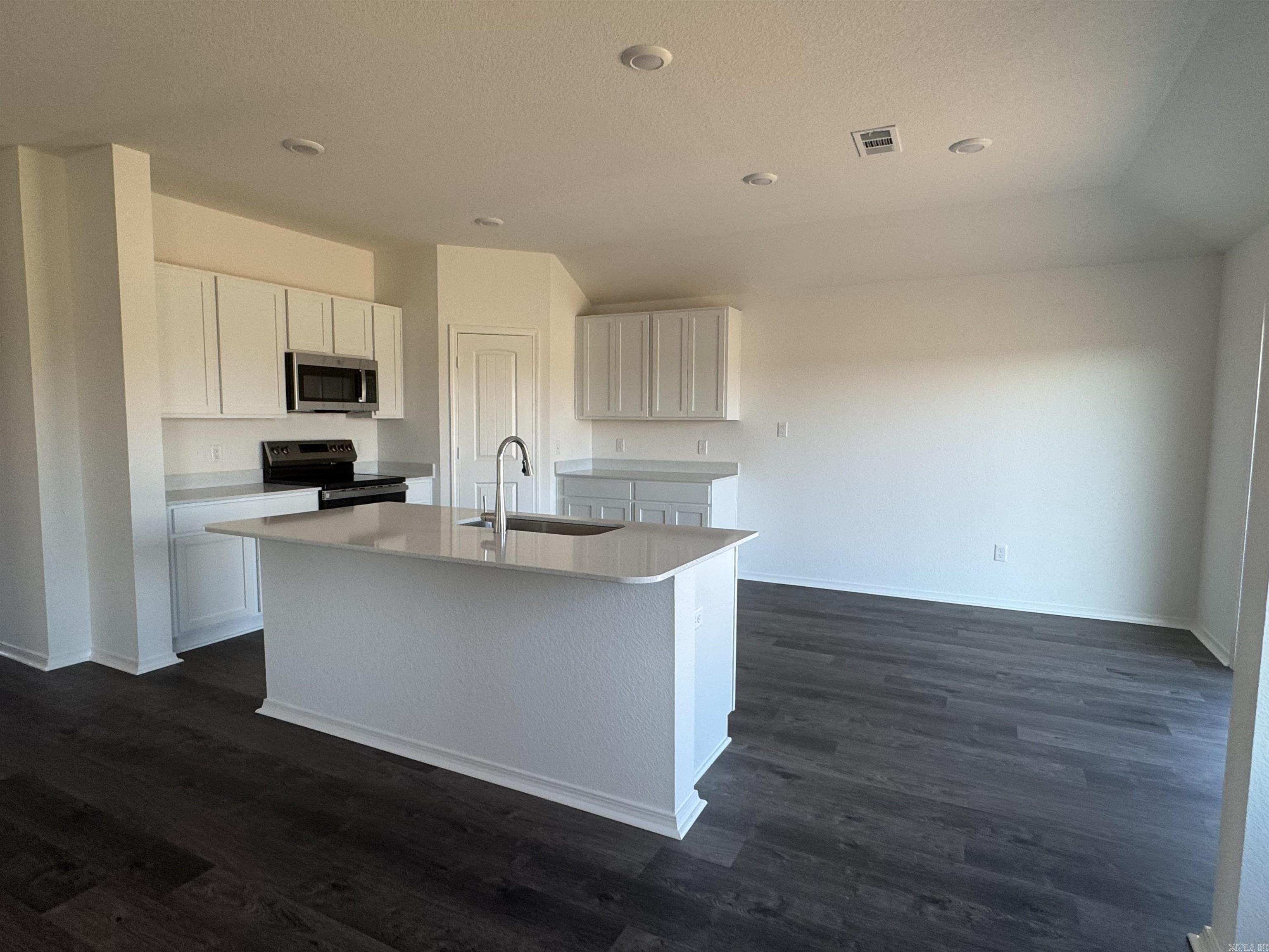 HILL FARM - Residential