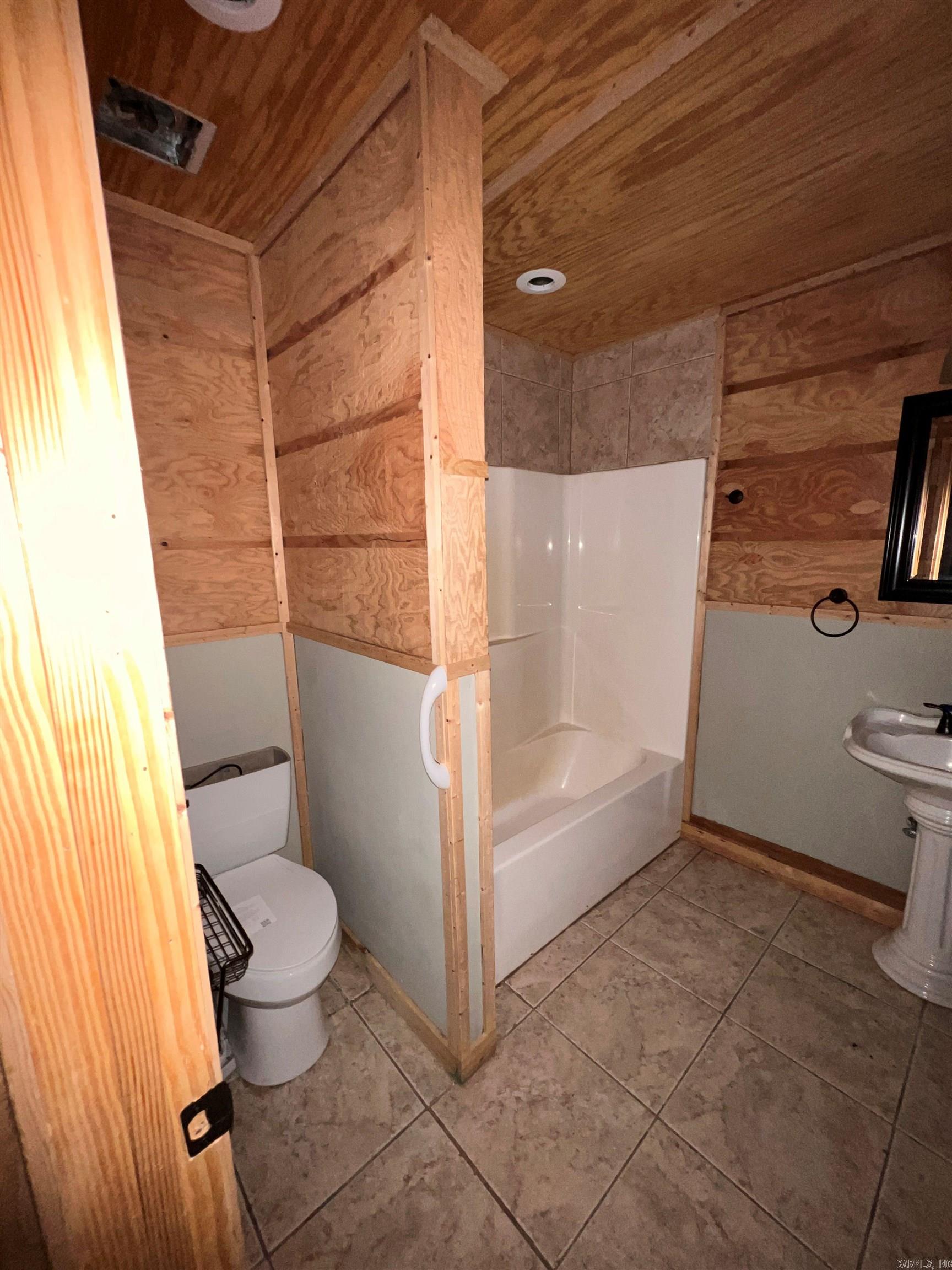 Piney Bay - Residential