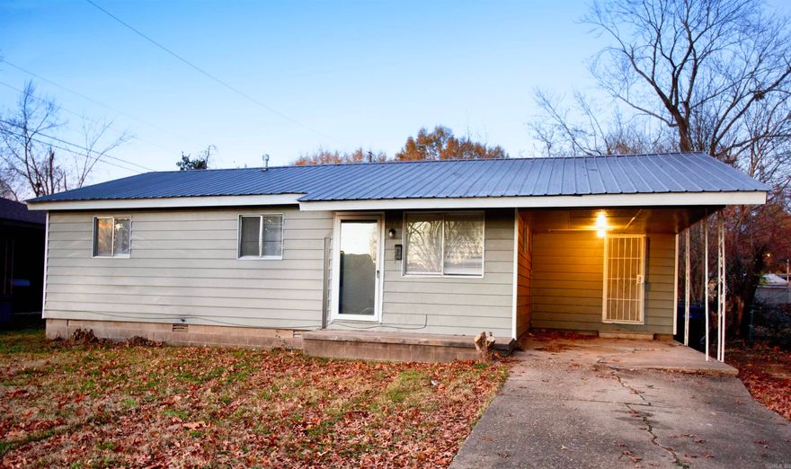 Cute and cozy 3BD/1BA in North Little Rock that is waiting for you to call home. New flooring and paint throughout. Granite countertops in kitchen. Eat-in-kitchen perfect for enjoying meals with family or friends. Large partially fenced yard that would be ideal for kids or pets. The lease for this property is for 2 years with a 3% increase after the first year. Income has to be 3x the amount of rent unless you have a housing voucher.