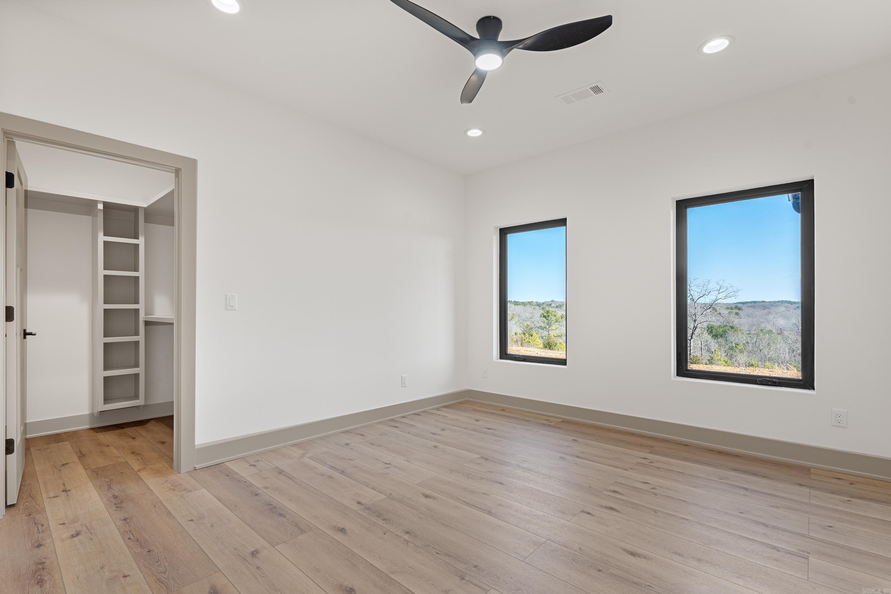 PARADISE ESTATES - Residential