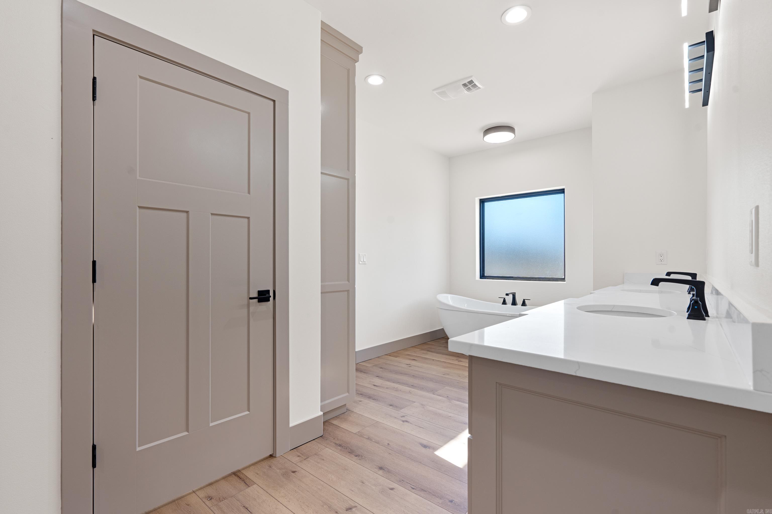 PARADISE ESTATES - Residential
