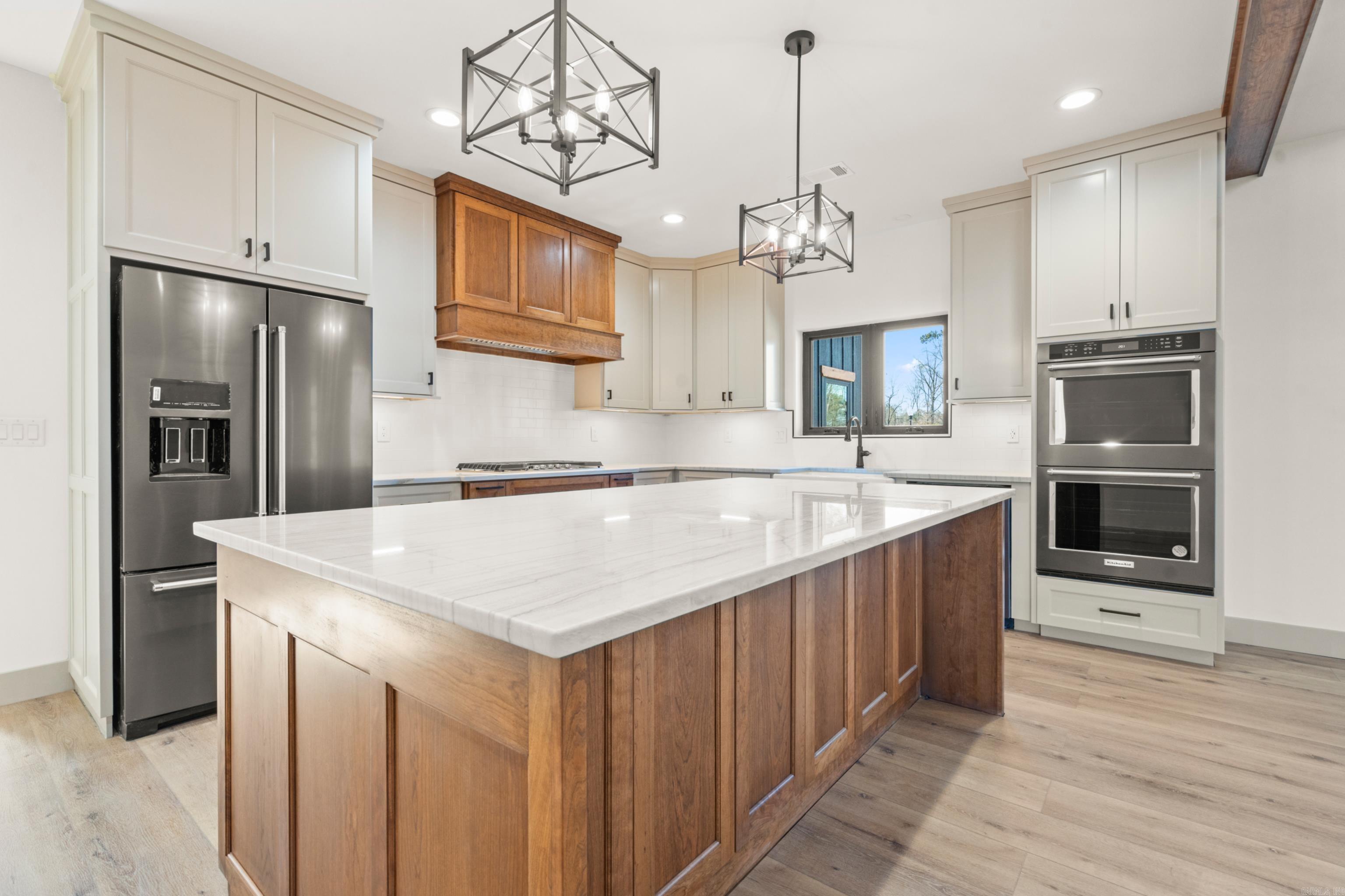 PARADISE ESTATES - Residential