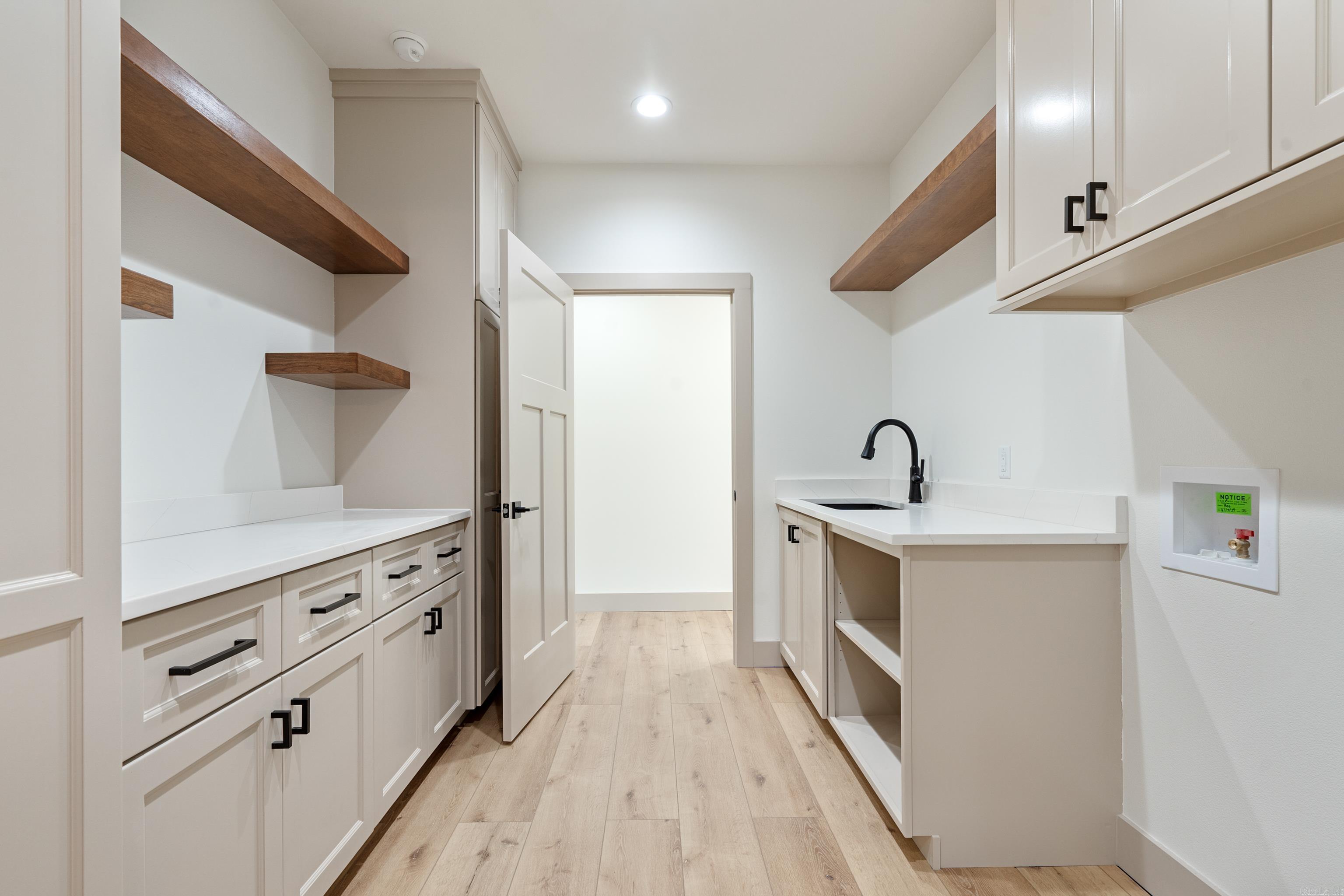 PARADISE ESTATES - Residential
