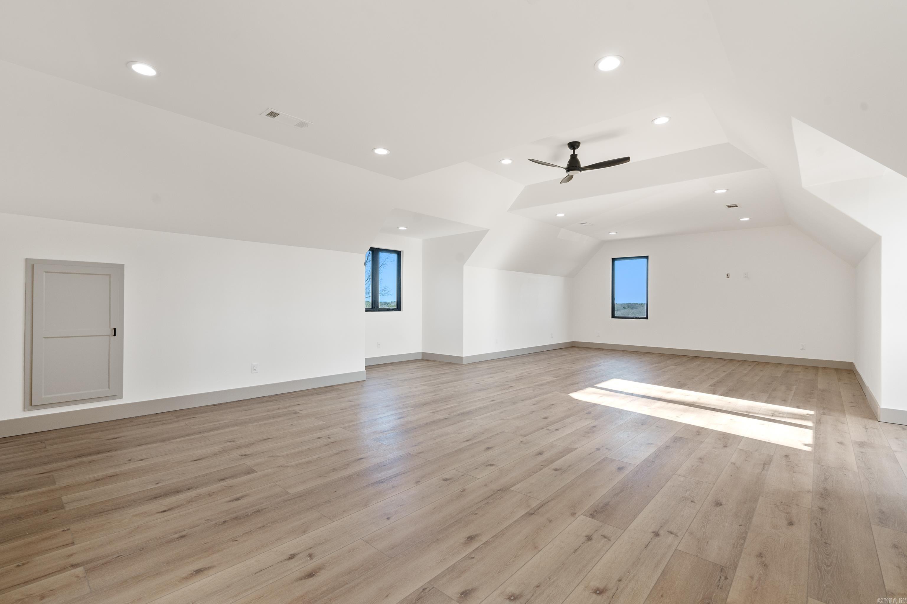 PARADISE ESTATES - Residential