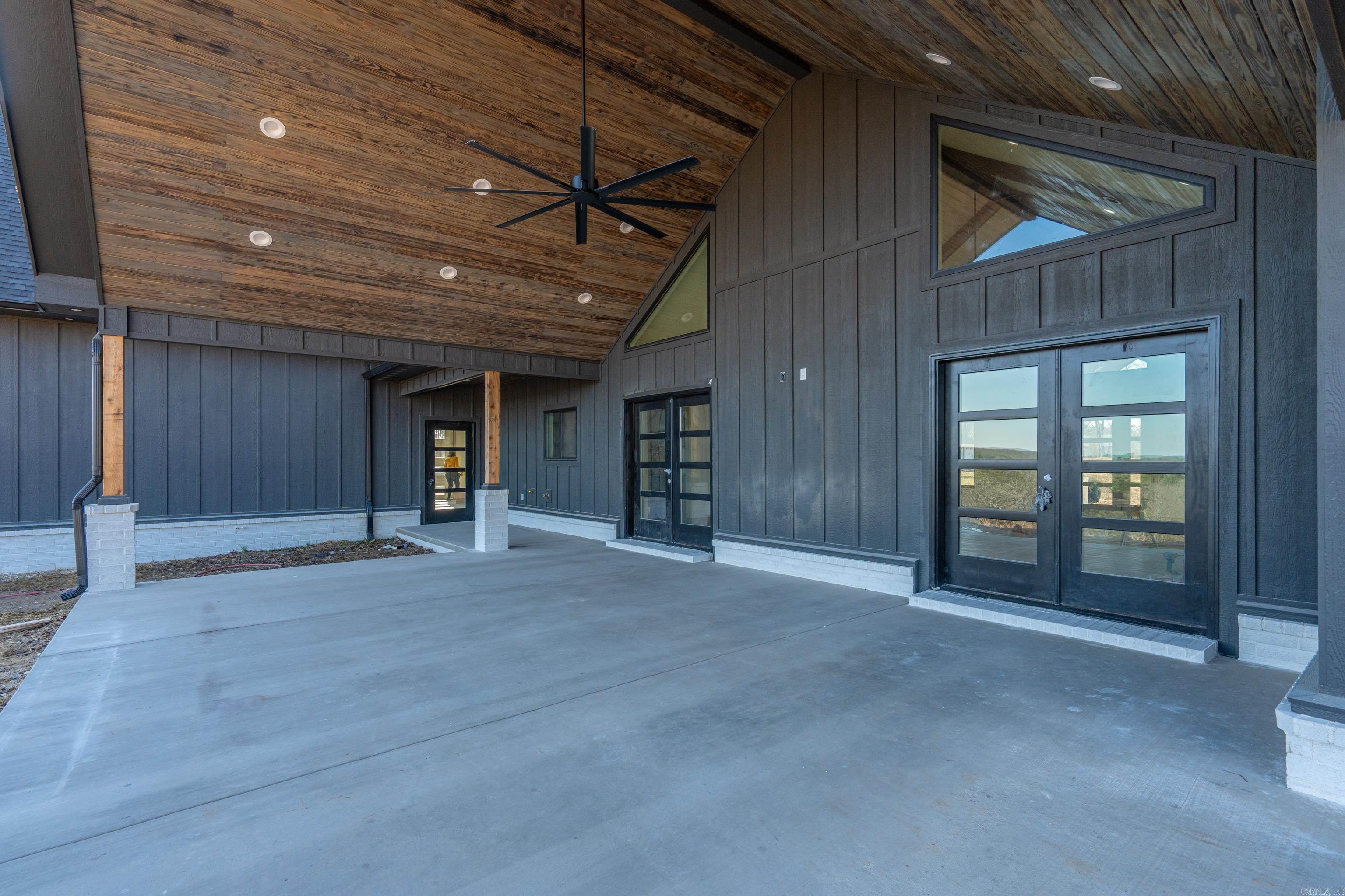 PARADISE ESTATES - Residential
