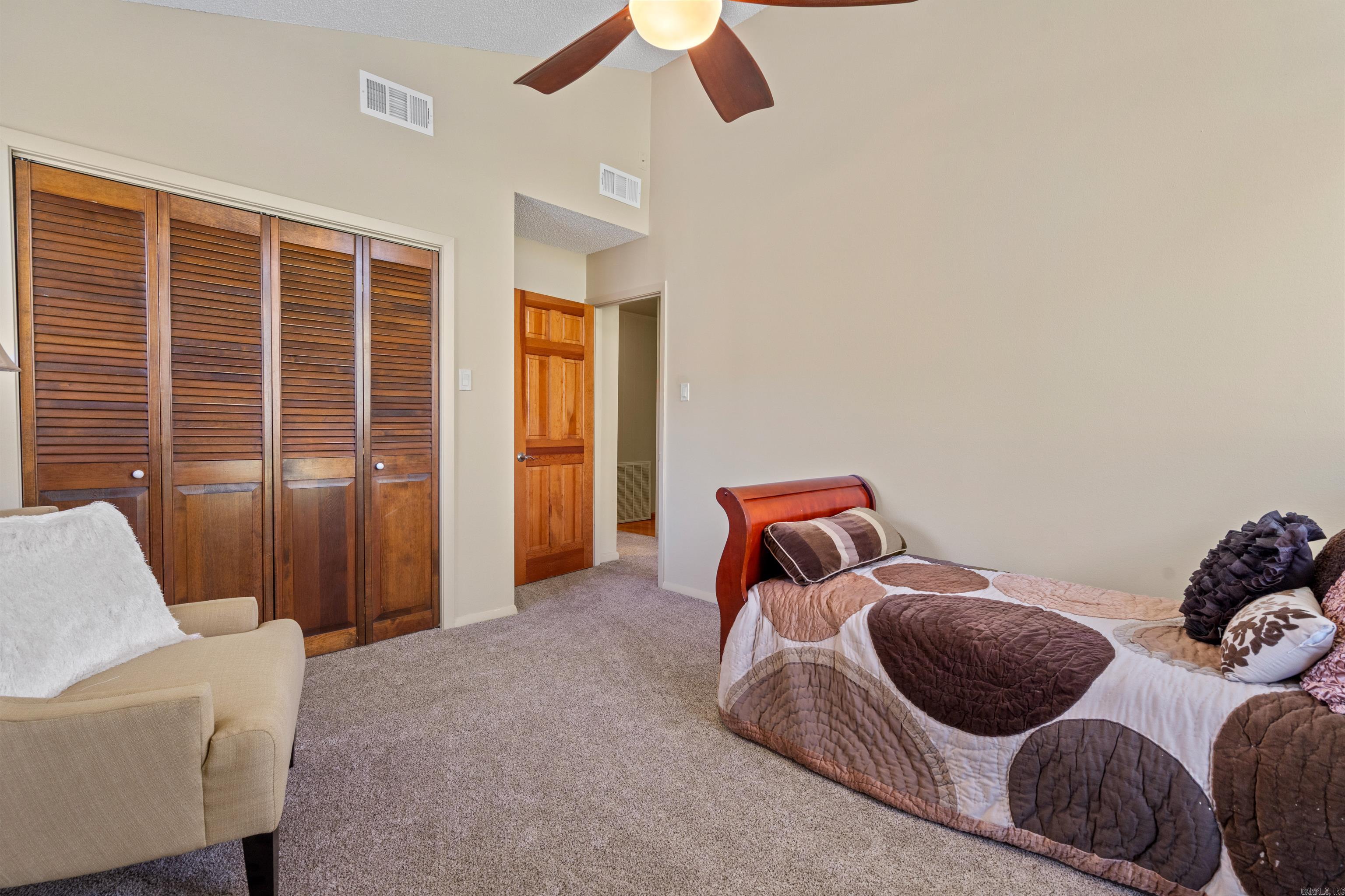 LAKECREST - Residential