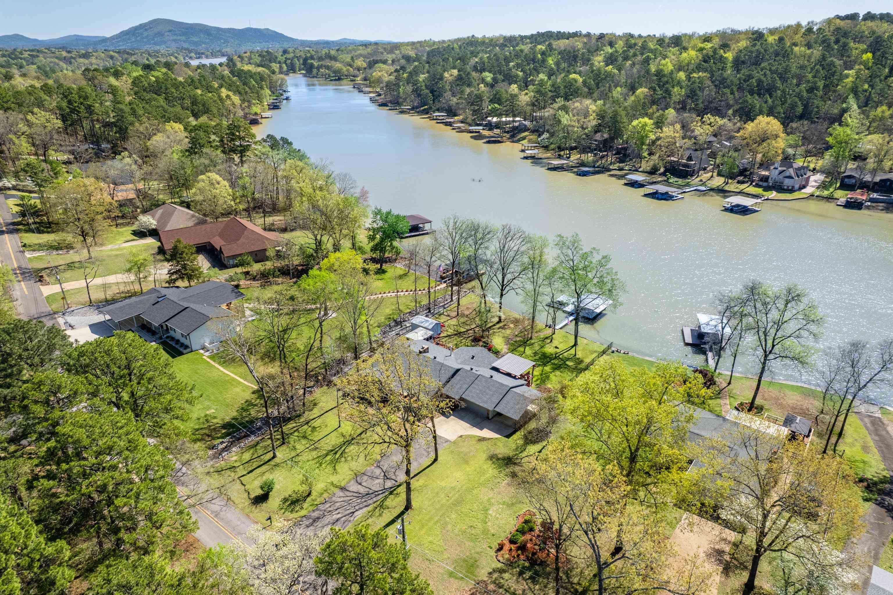 LAKECREST - Residential