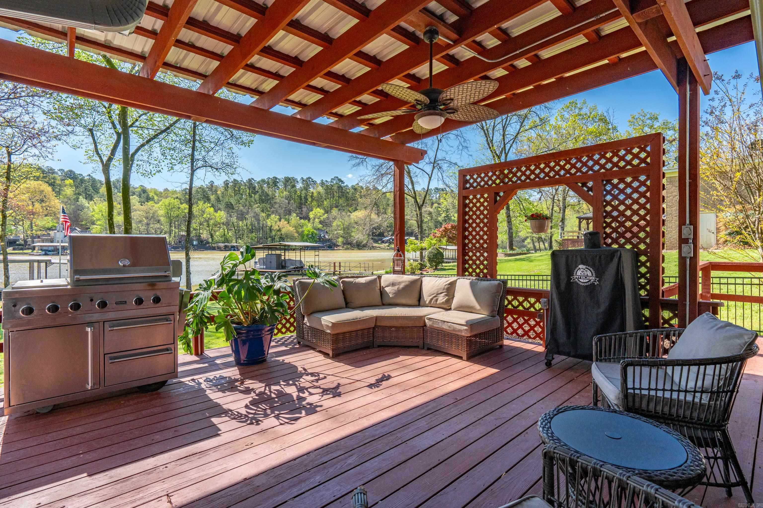 LAKECREST - Residential