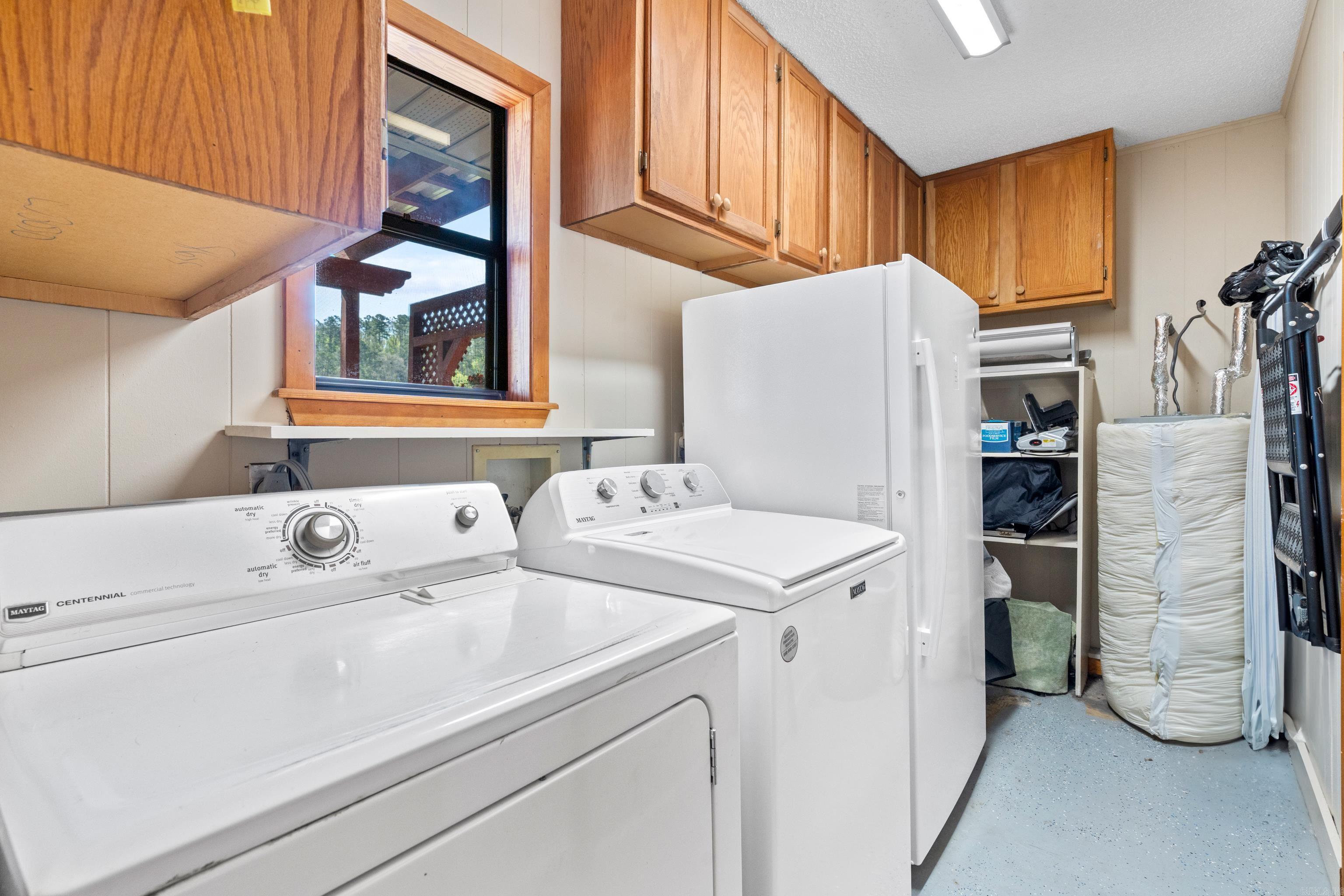 LAKECREST - Residential