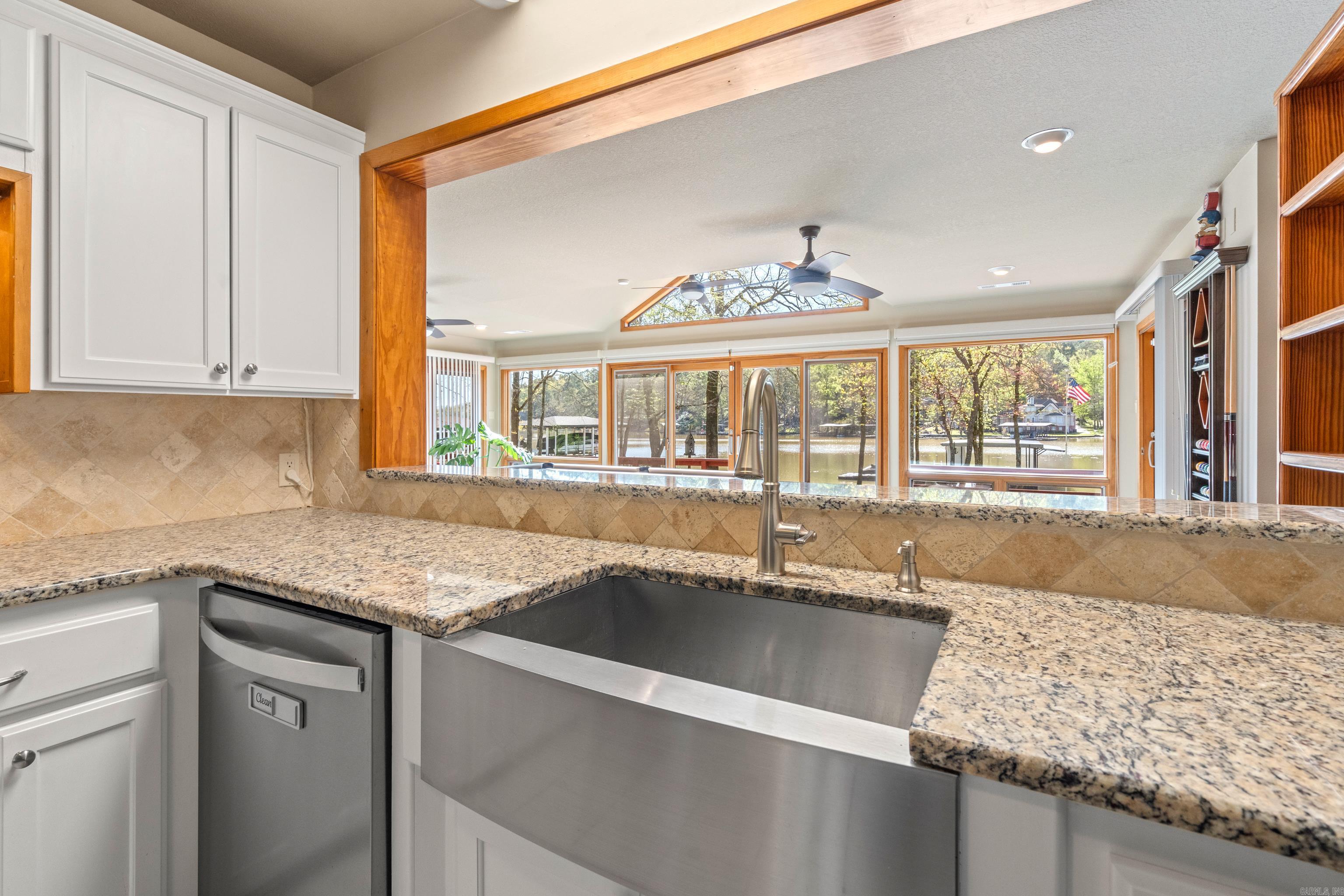 LAKECREST - Residential