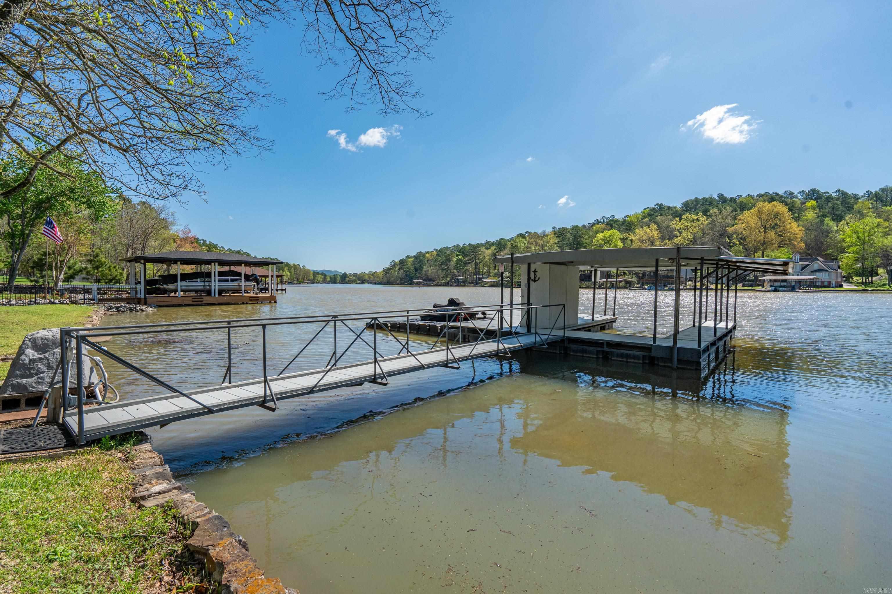 LAKECREST - Residential