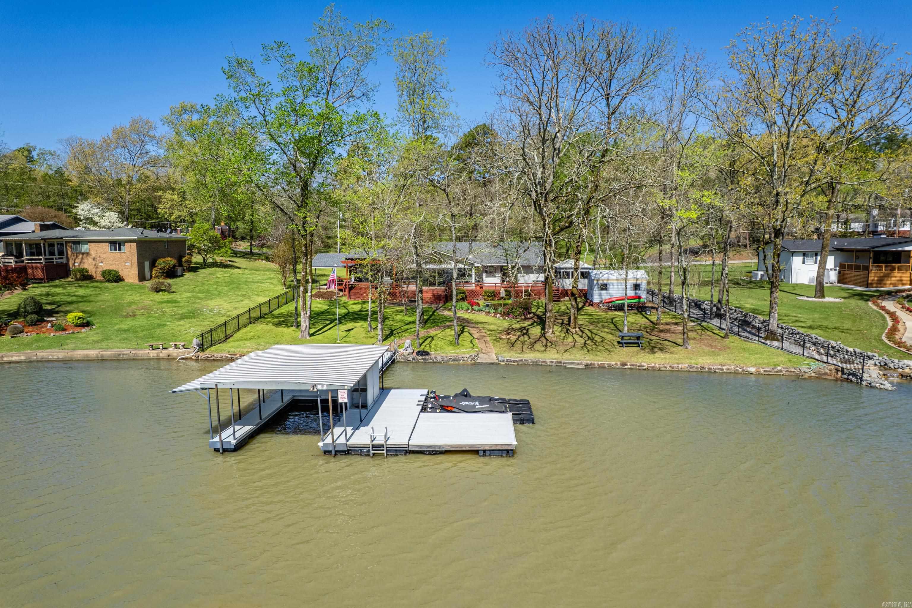 LAKECREST - Residential