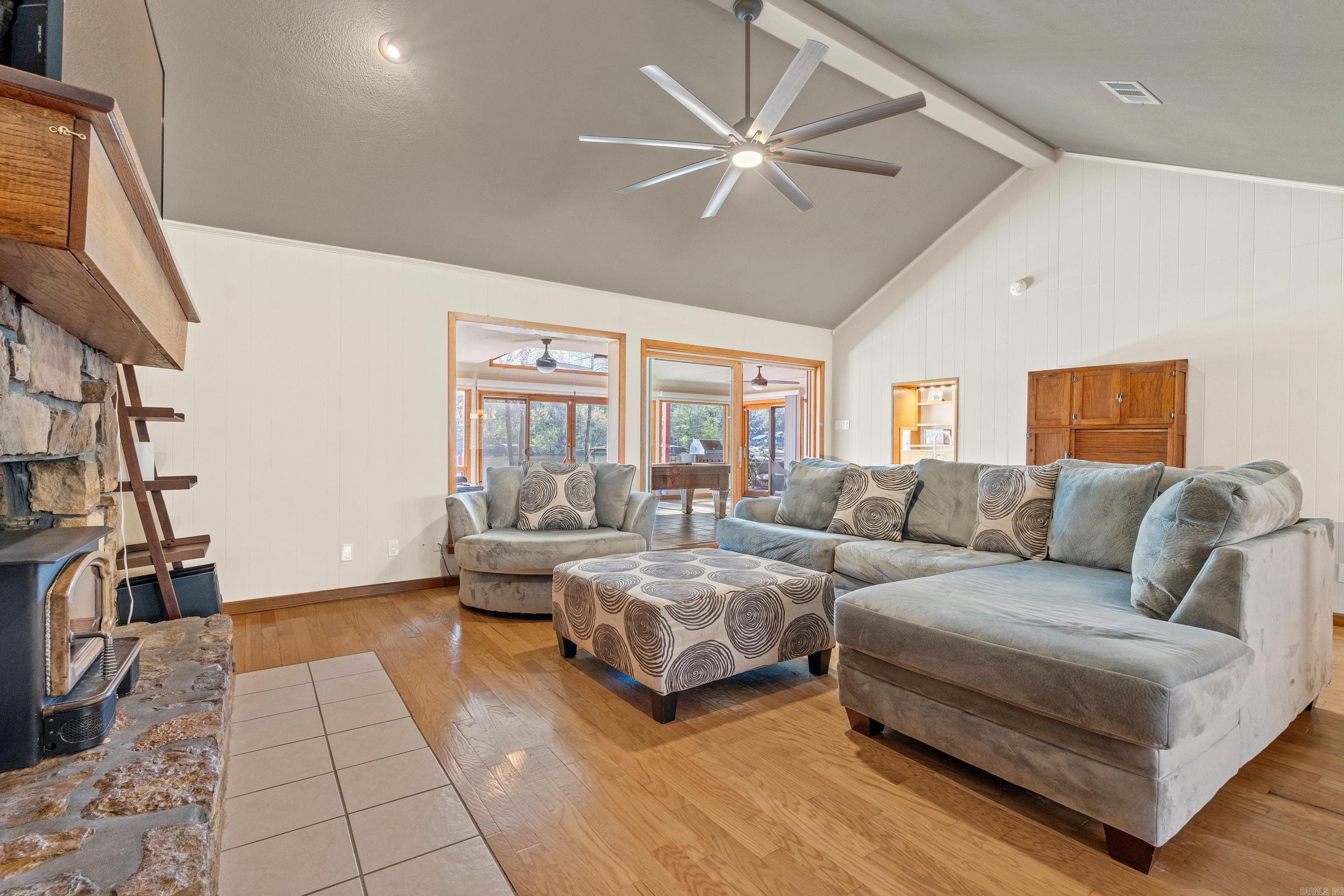 LAKECREST - Residential