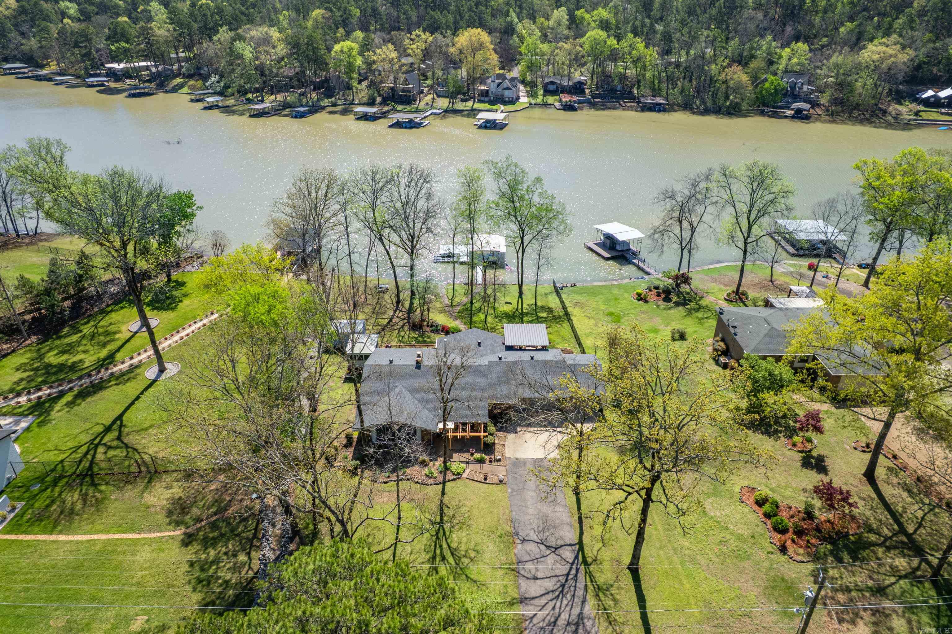 LAKECREST - Residential