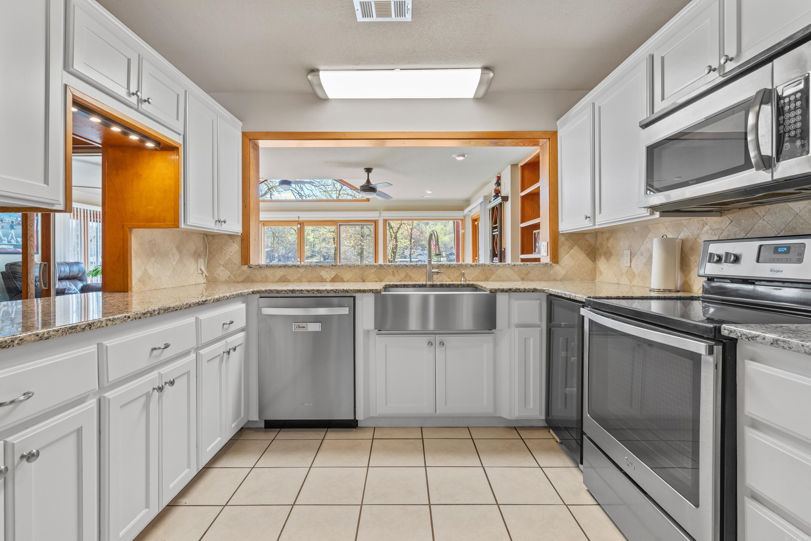 LAKECREST - Residential