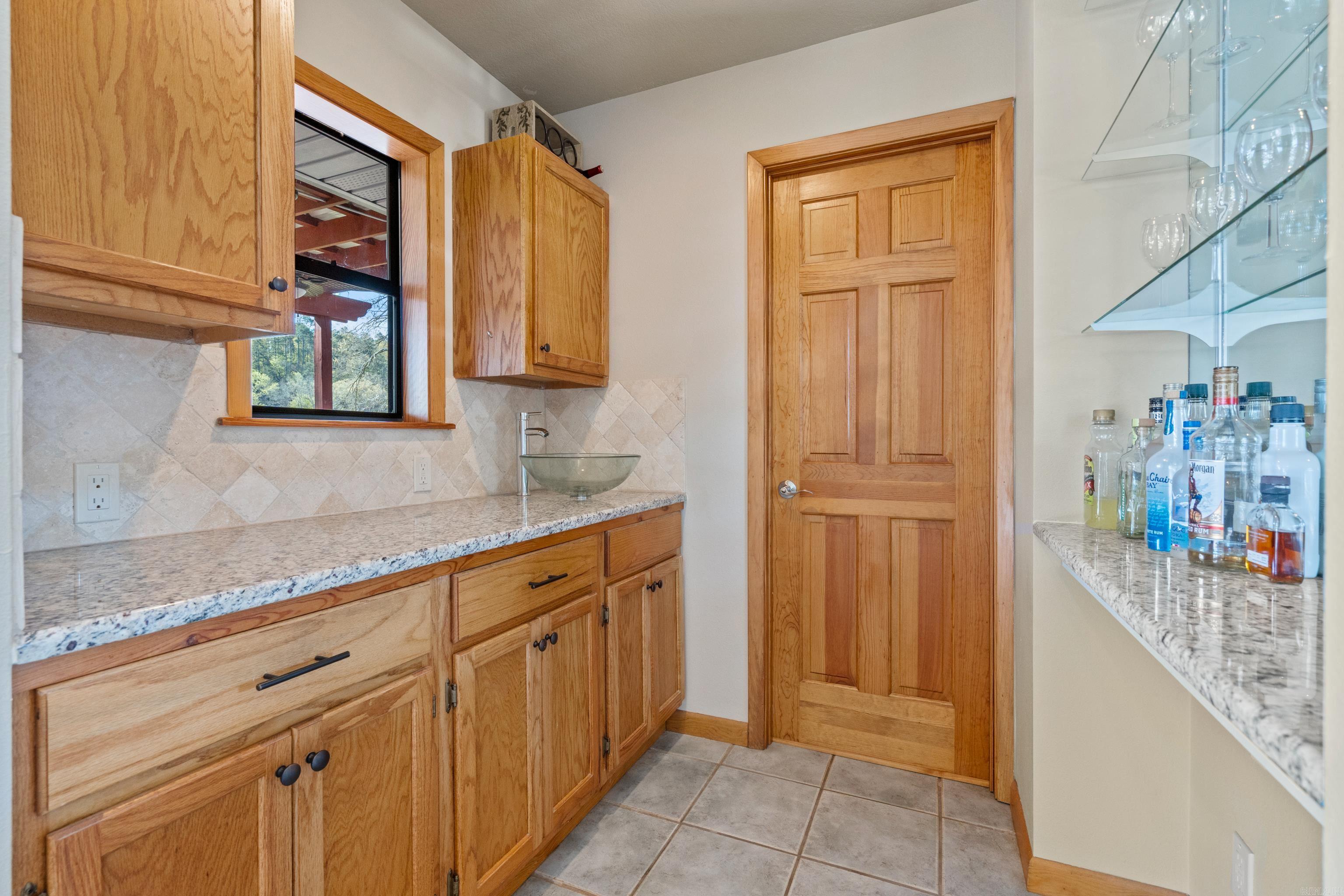LAKECREST - Residential