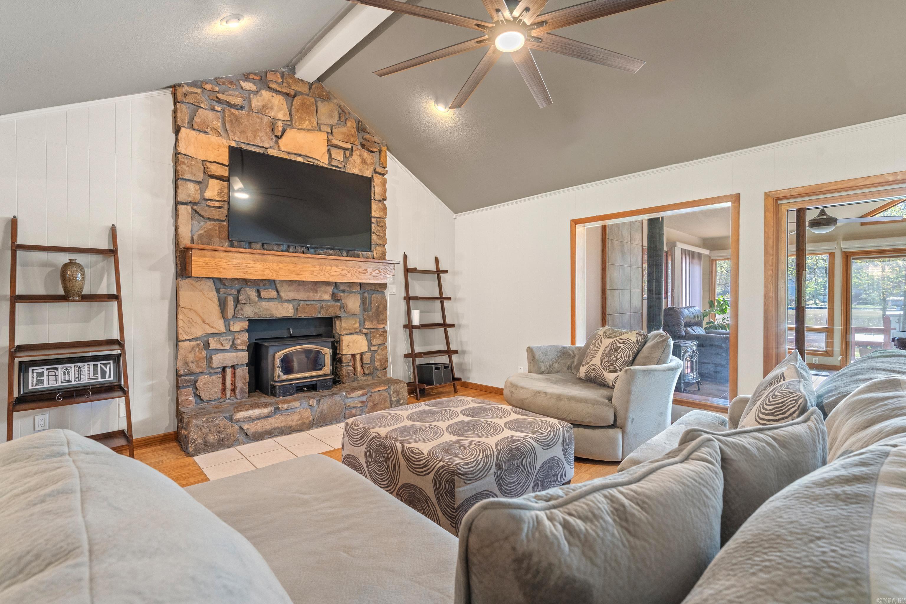 LAKECREST - Residential