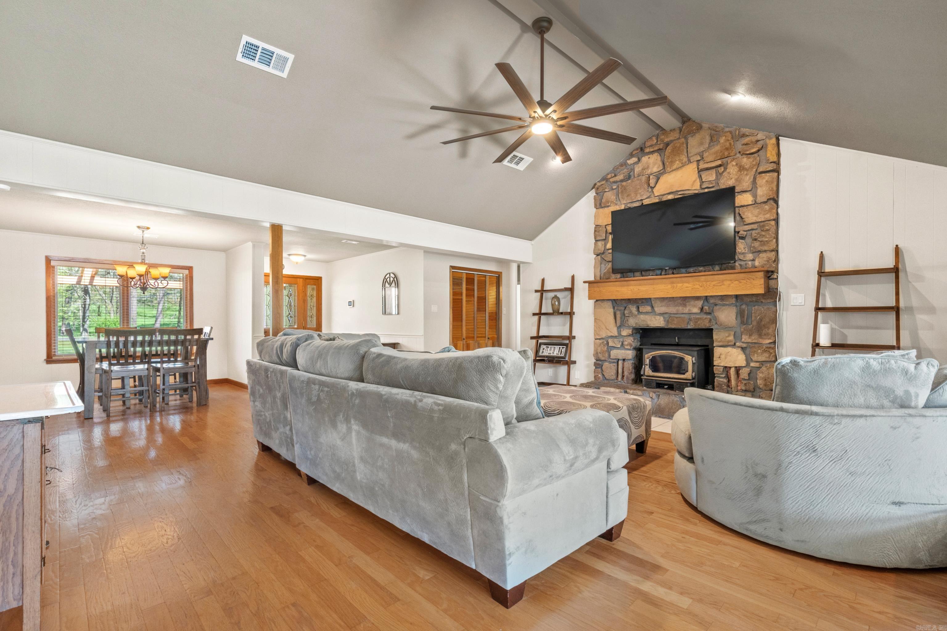 LAKECREST - Residential