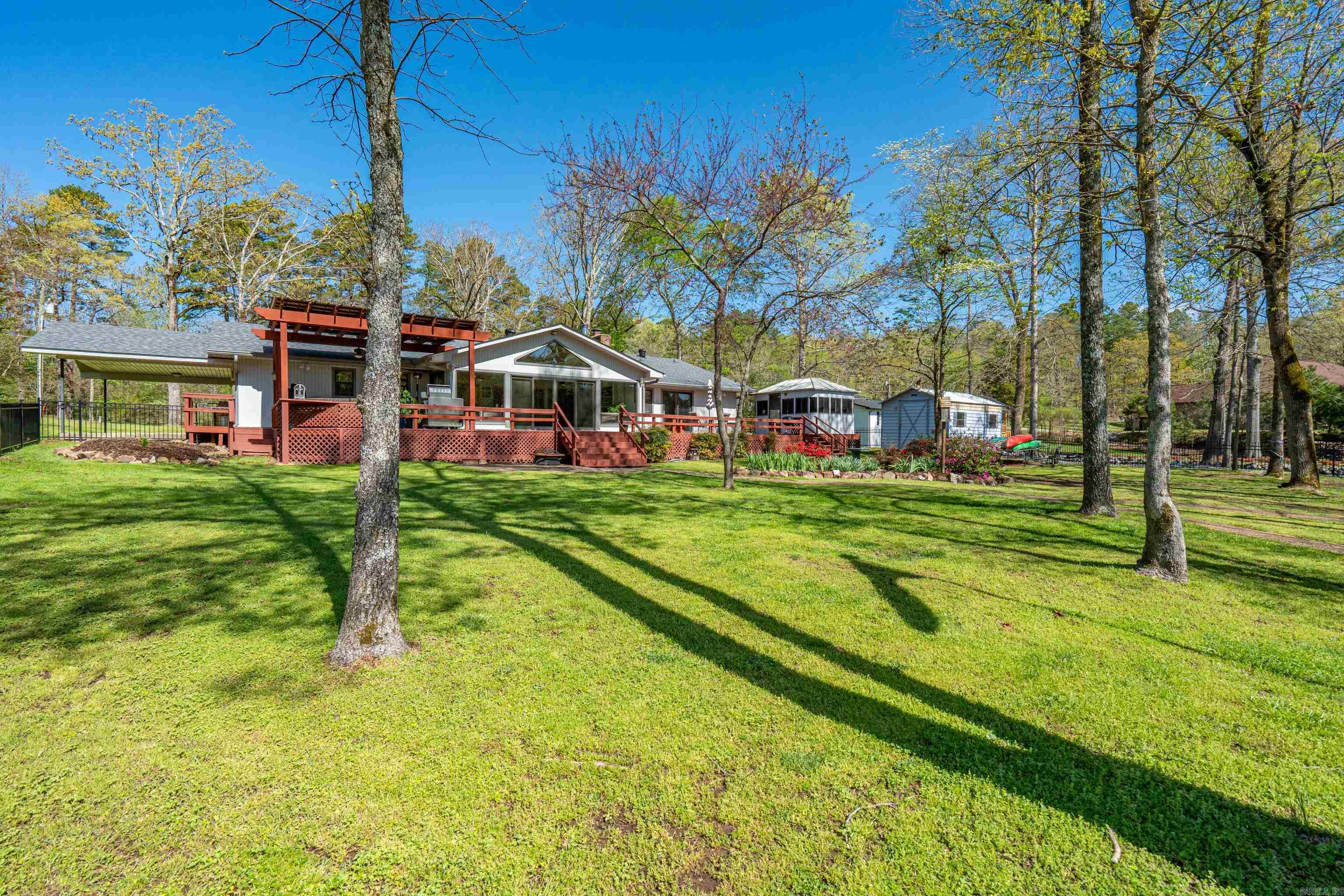 LAKECREST - Residential