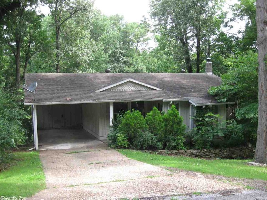 JUST REDUCED! BEAUTIFULLY MAINTAINED HOME! This home has hardwood & tile flooring, high-end light fixtures & ceiling fans, neutral paint colors throughout, lots of kitchen cabinets, open living/kitchen area with breakfast bar, hardwood flooring throughout main level (except bathroom floor is tiled), full finished walk-out basement has tile flooring throughout including large family room with metal gas log fireplace (see photo) and third bedroom also access to nice 18x10 concrete patio and fenced back yard.