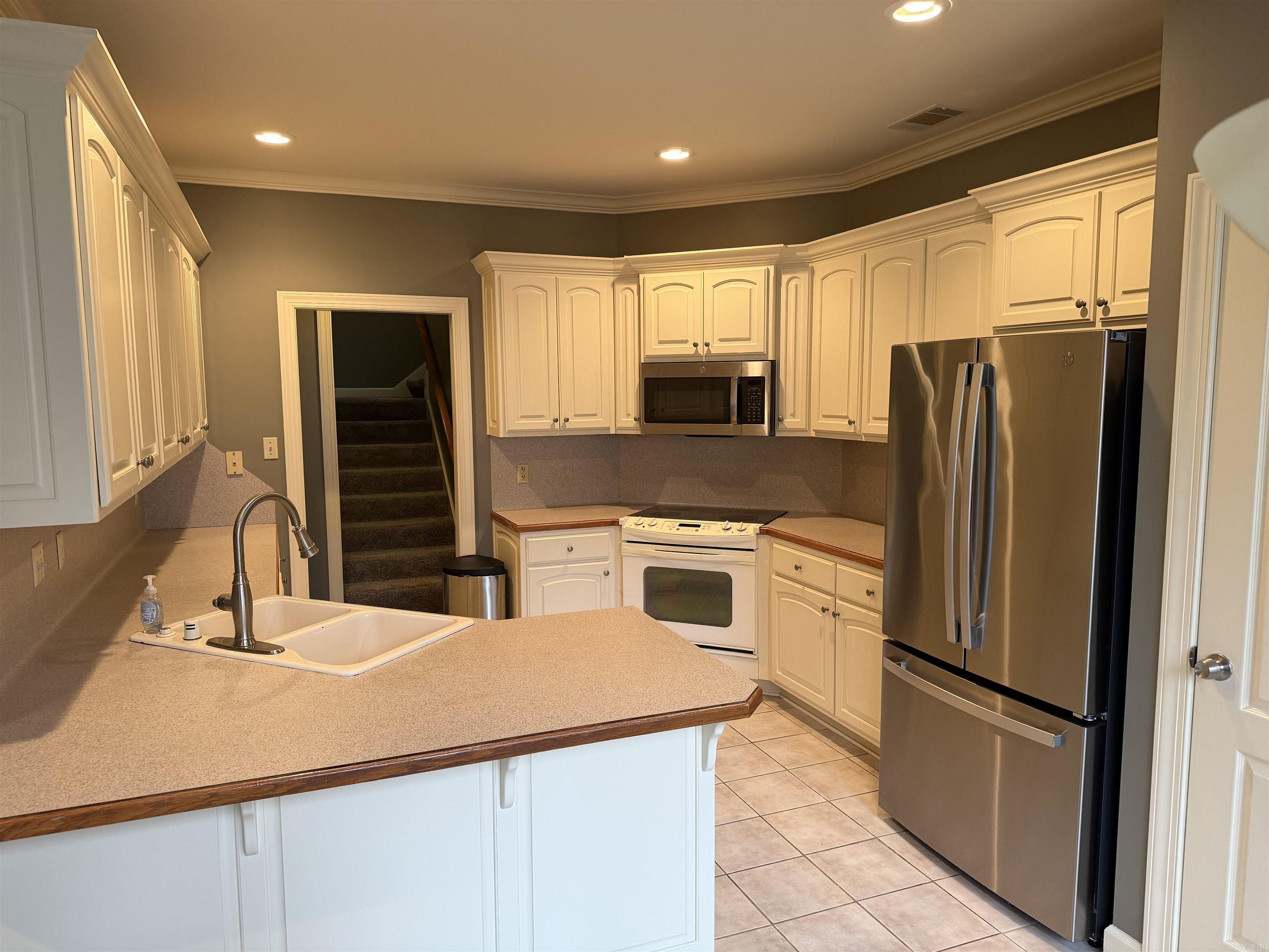 Pebble Beach Woods - Residential Lease