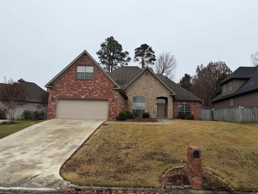 Beautiful home in the Pebble Beach Woods Neighborhood! It features Large open Grt/Room w/Gas log FP, Sep. Dining Room, Large Eat-in-Kitchen, 3 bedrooms, 2 Full Baths down (Primary Suite Separate), 1 Bedroom w/Full Bath & Large Gameroom Up! Located in the Don Roberts School District!!