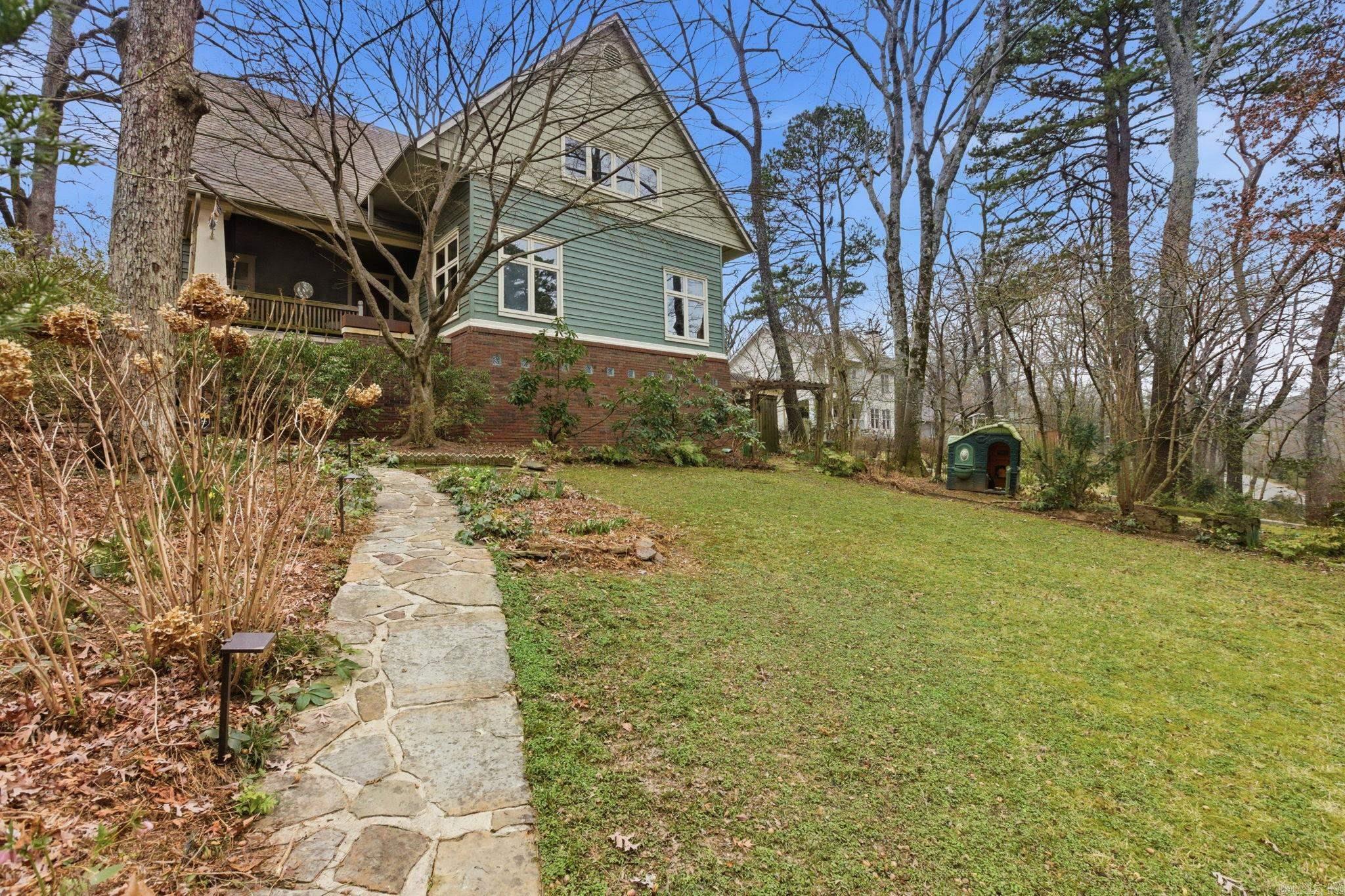 DOYLES PLACE - Residential