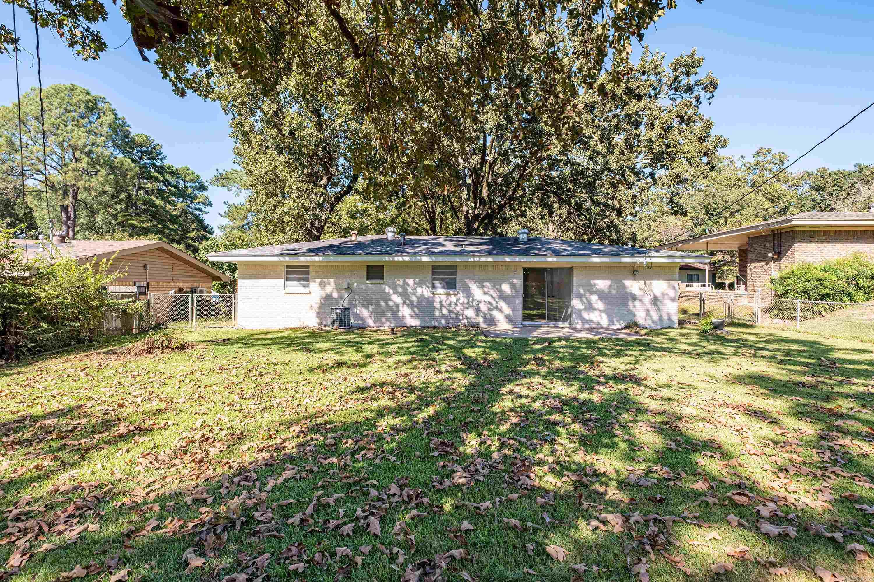 ARROW HEAD MANOR - Residential