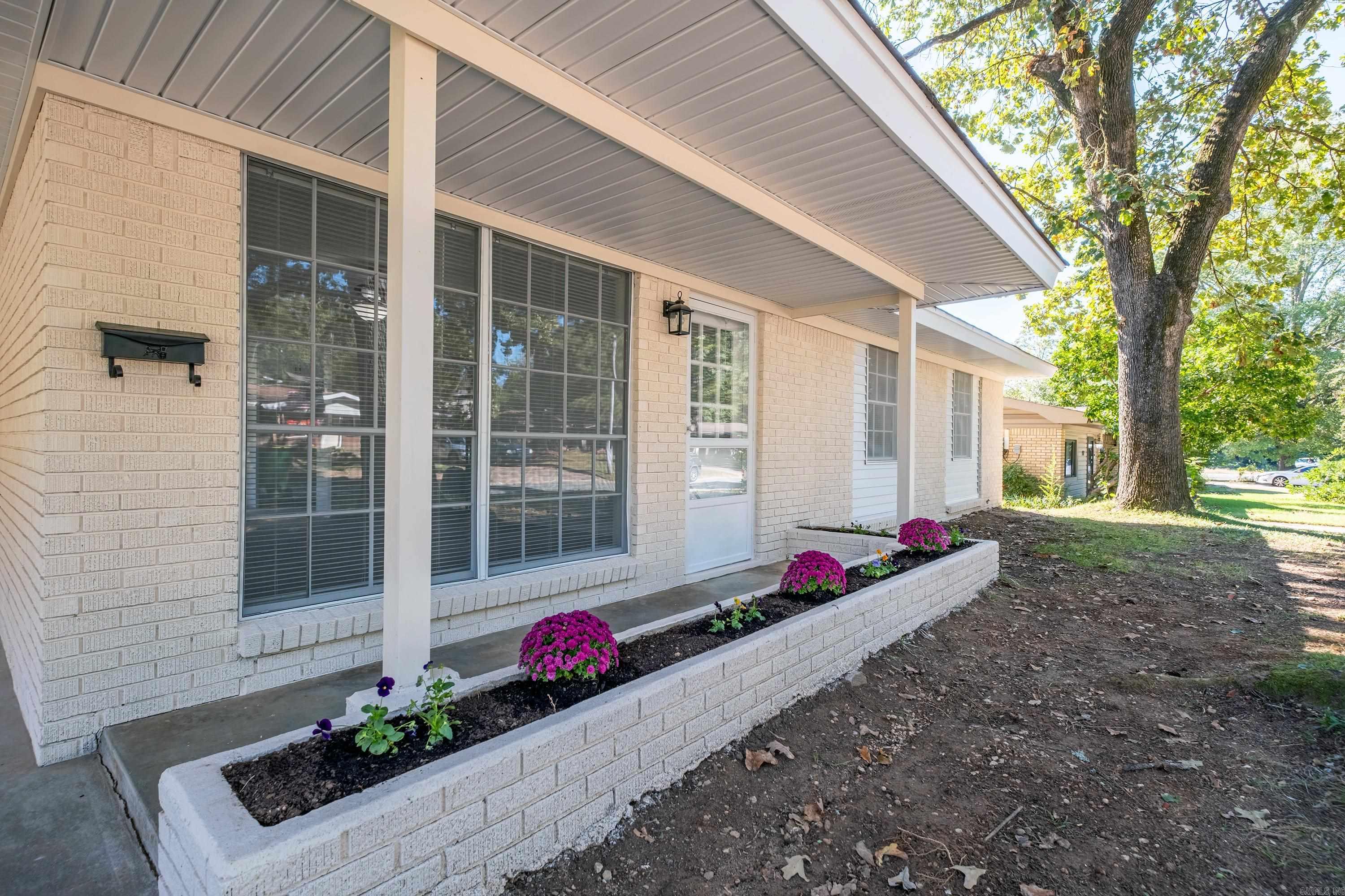 ARROW HEAD MANOR - Residential