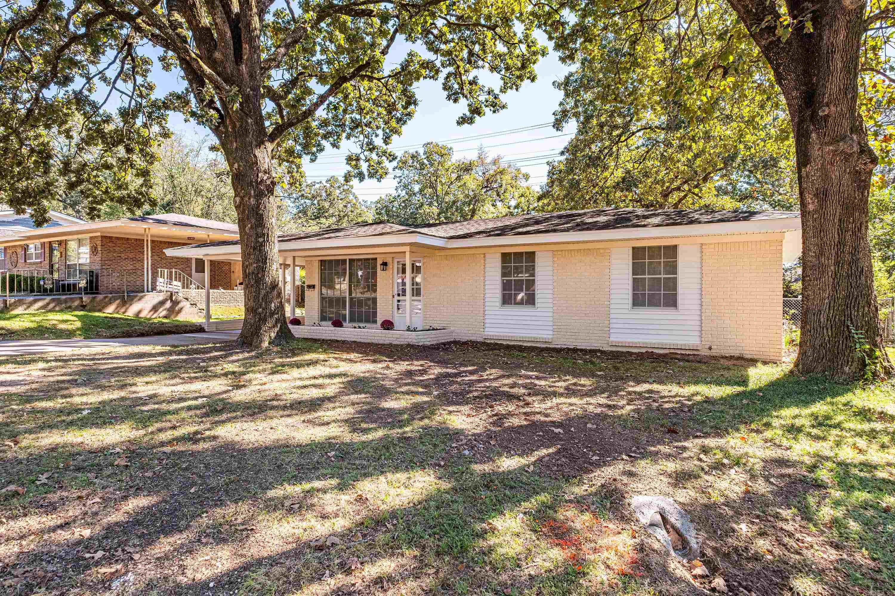 ARROW HEAD MANOR - Residential