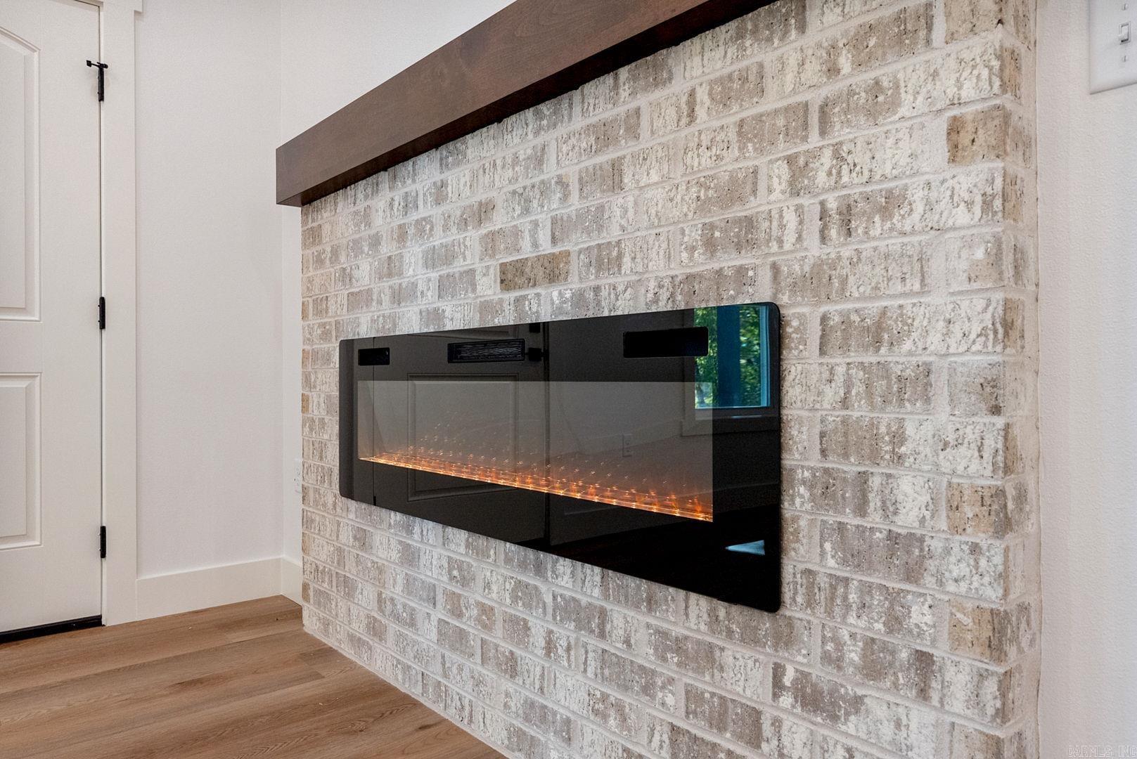 ULES WATSON PLACE - Residential