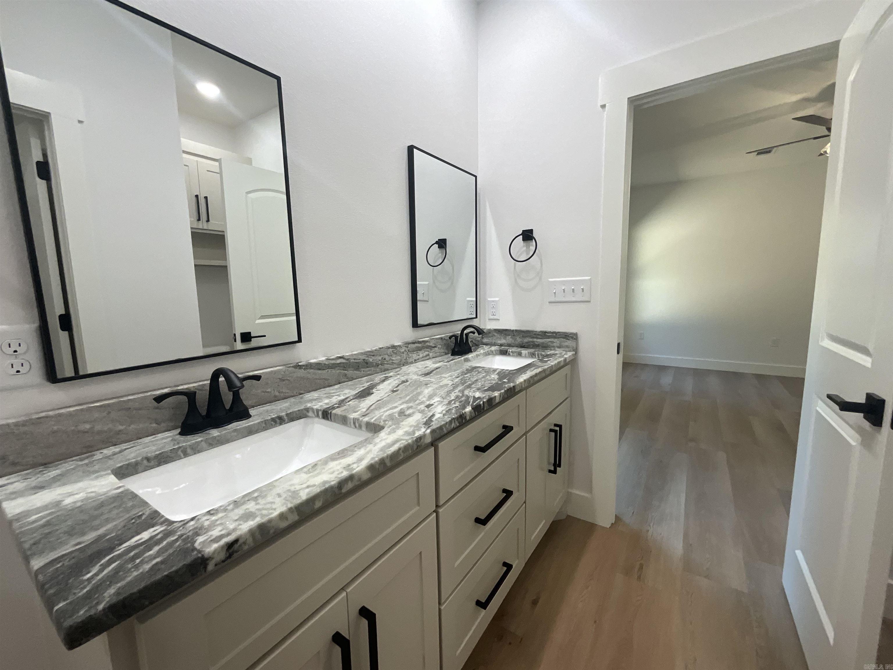ULES WATSON PLACE - Residential