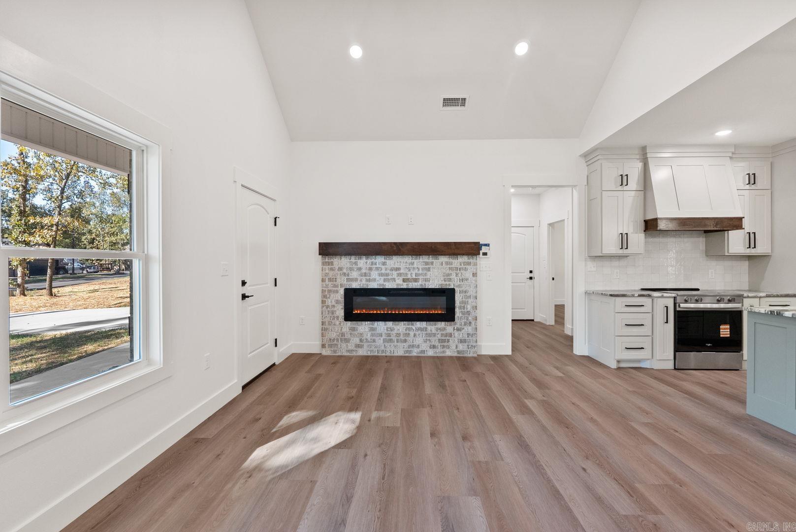 ULES WATSON PLACE - Residential