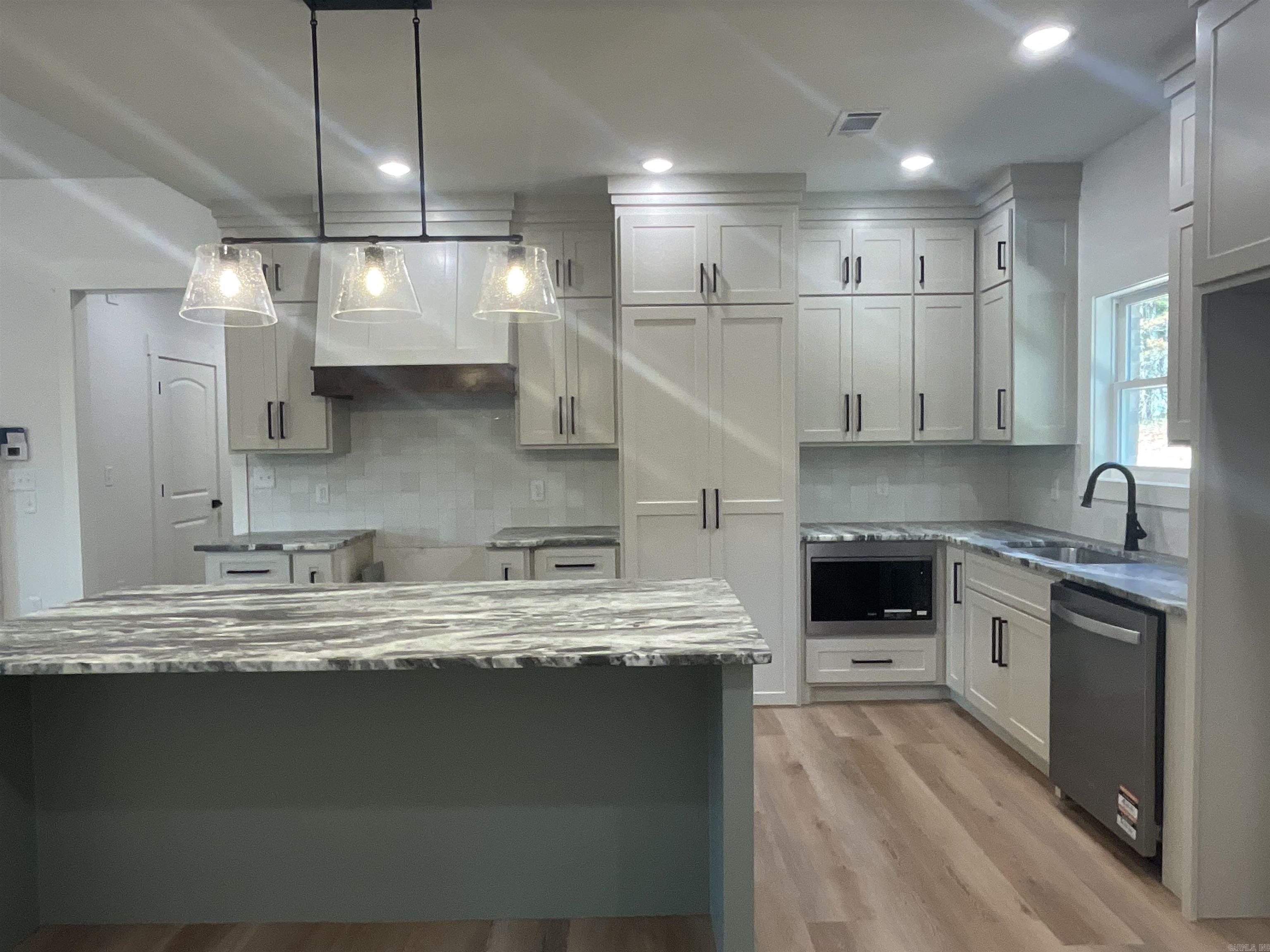 ULES WATSON PLACE - Residential