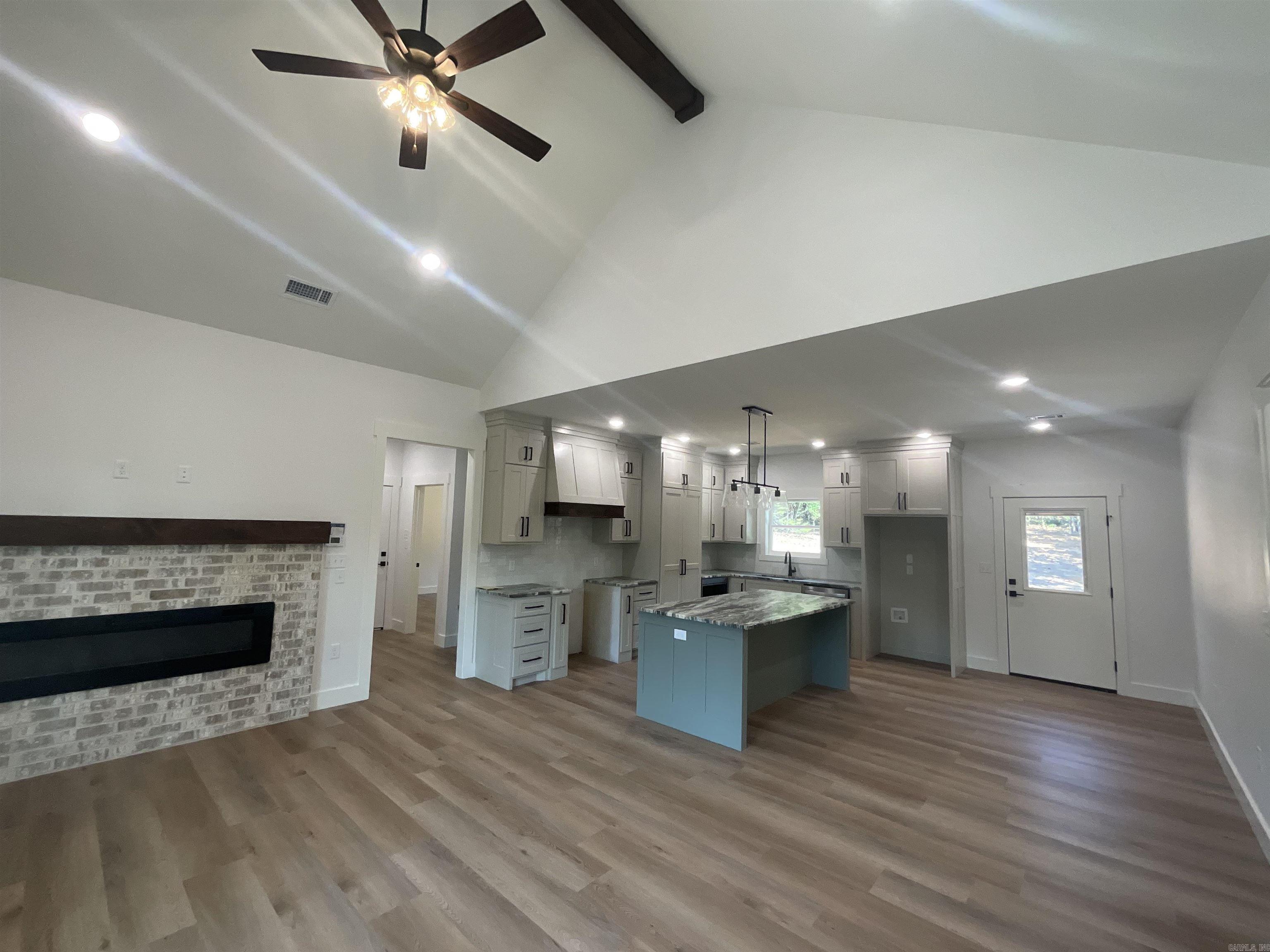 ULES WATSON PLACE - Residential