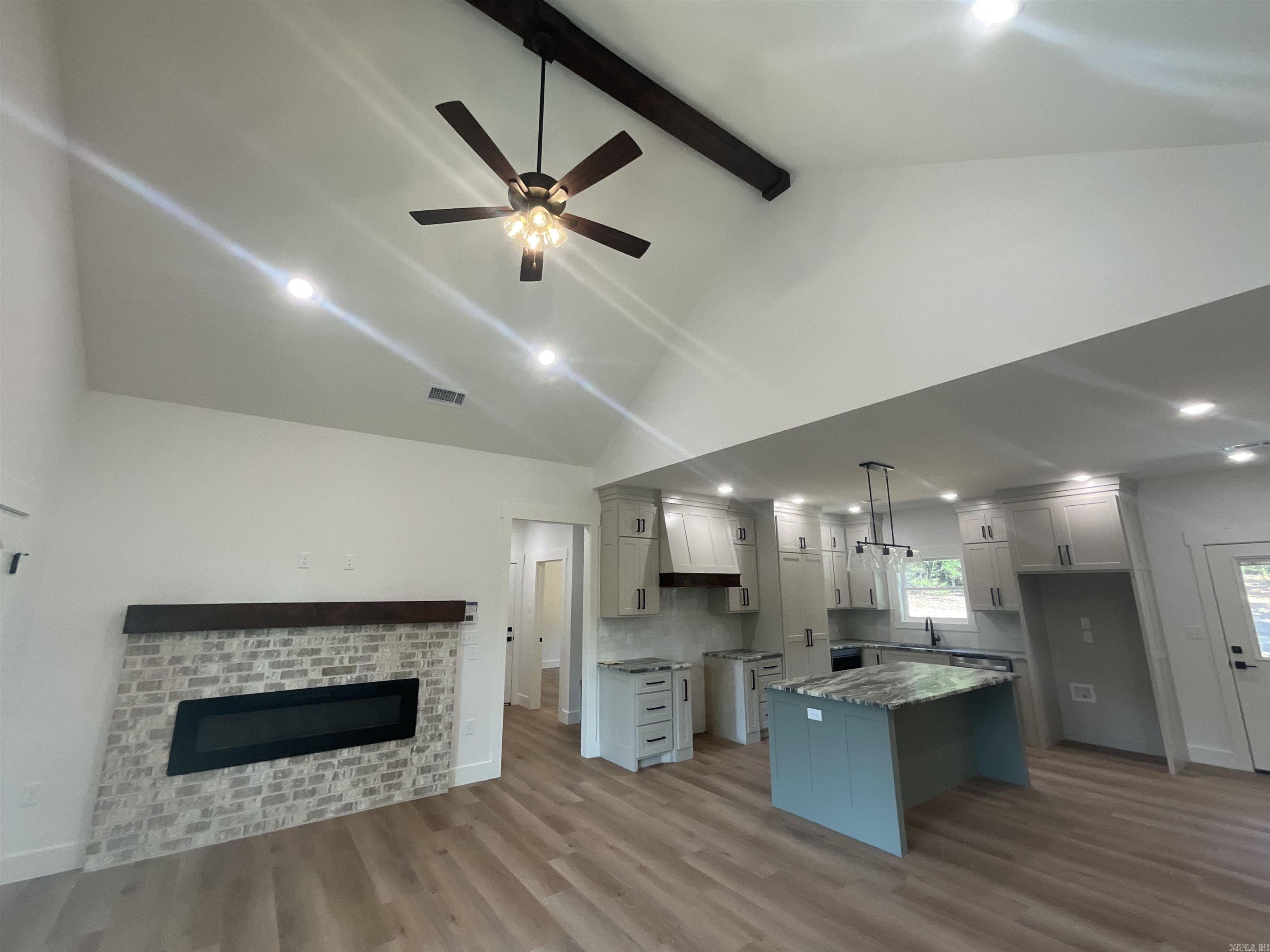 ULES WATSON PLACE - Residential