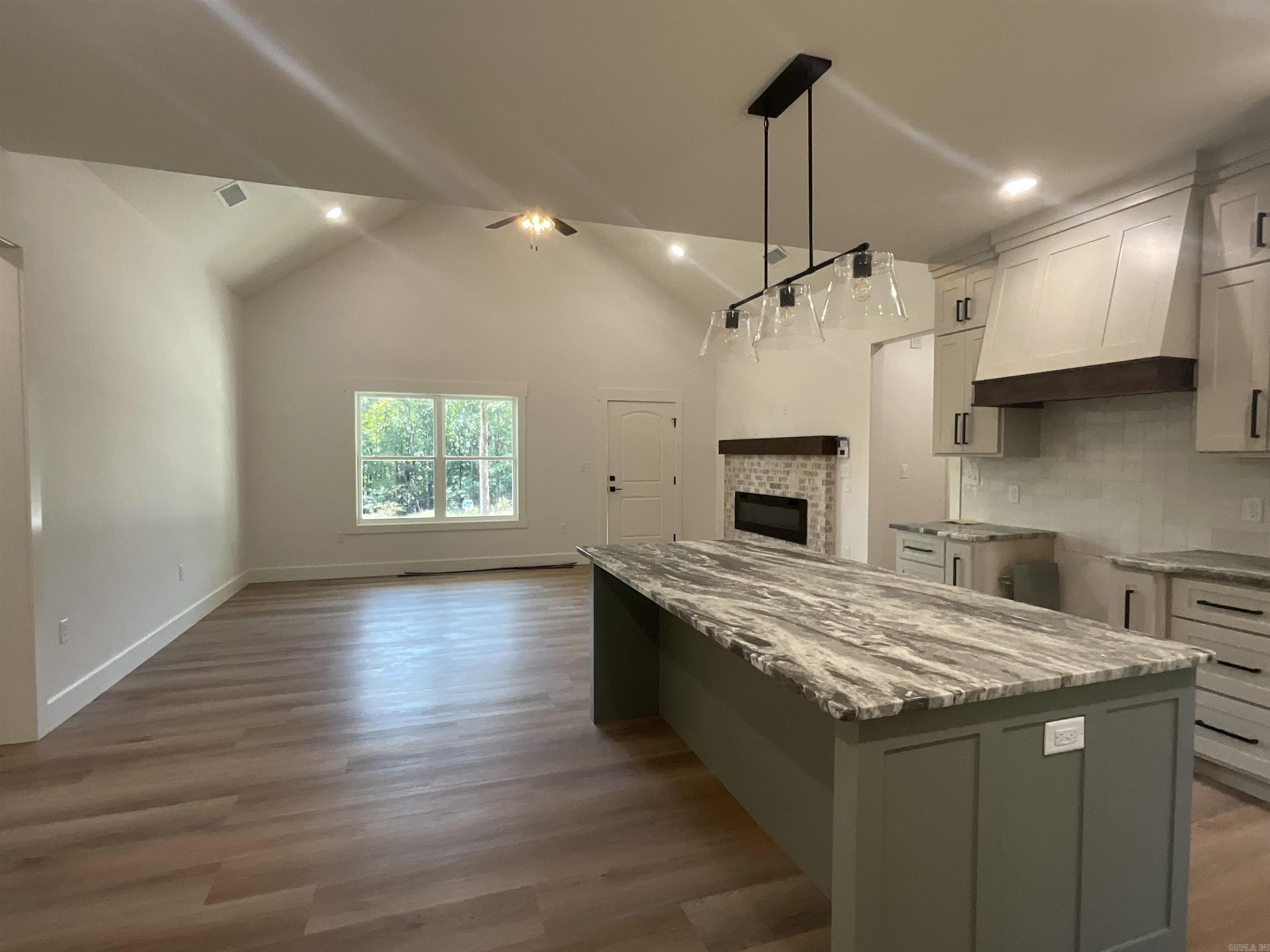 ULES WATSON PLACE - Residential