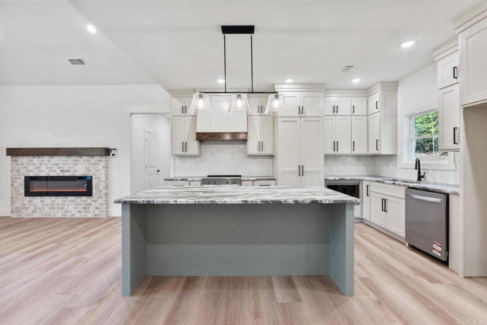 ULES WATSON PLACE - Residential