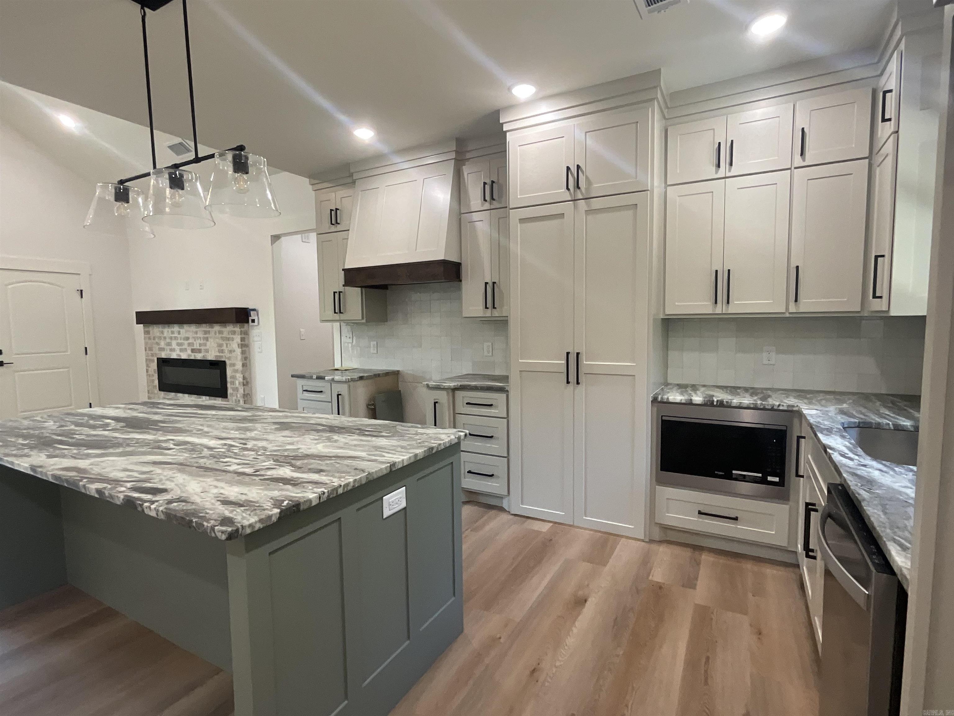 ULES WATSON PLACE - Residential