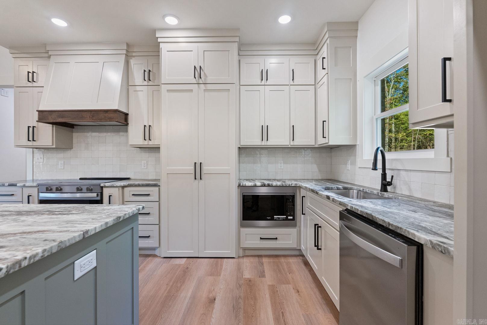 ULES WATSON PLACE - Residential