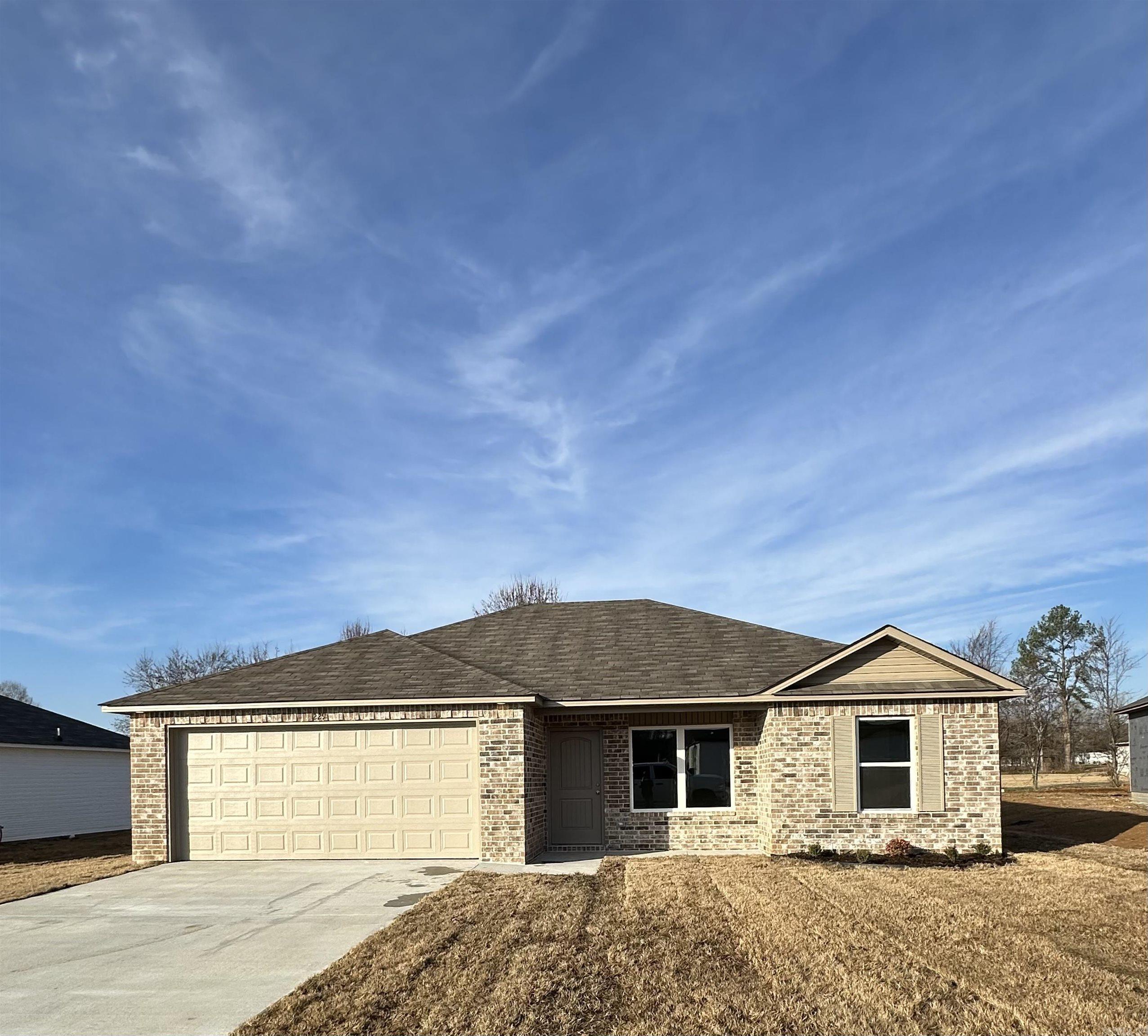 Coleman plan Upgrades: plumbing faucet upgrade 2, 8" deep Kitchen sink, HVAC rigid duct upgrade, 16" laminate bar in Kitchen, Luxury Vinyl Plank flooring in wet areas and Living Room and adjacent hallways, raised ceilings in Living Areas per municipal requirements, fiberglass exterior doors, Cheyenne style doors, baseboards level 2, microwave hood in Kitchen. *** AGENTS, PLEASE SEE SHOWING REMARKS OR AGENT REMARKS FOR VERY IMPORTANT INFORMATION. *** THIS HOME IS SCHEDULED TO BE COMPLETE IN MID DECEMBER.