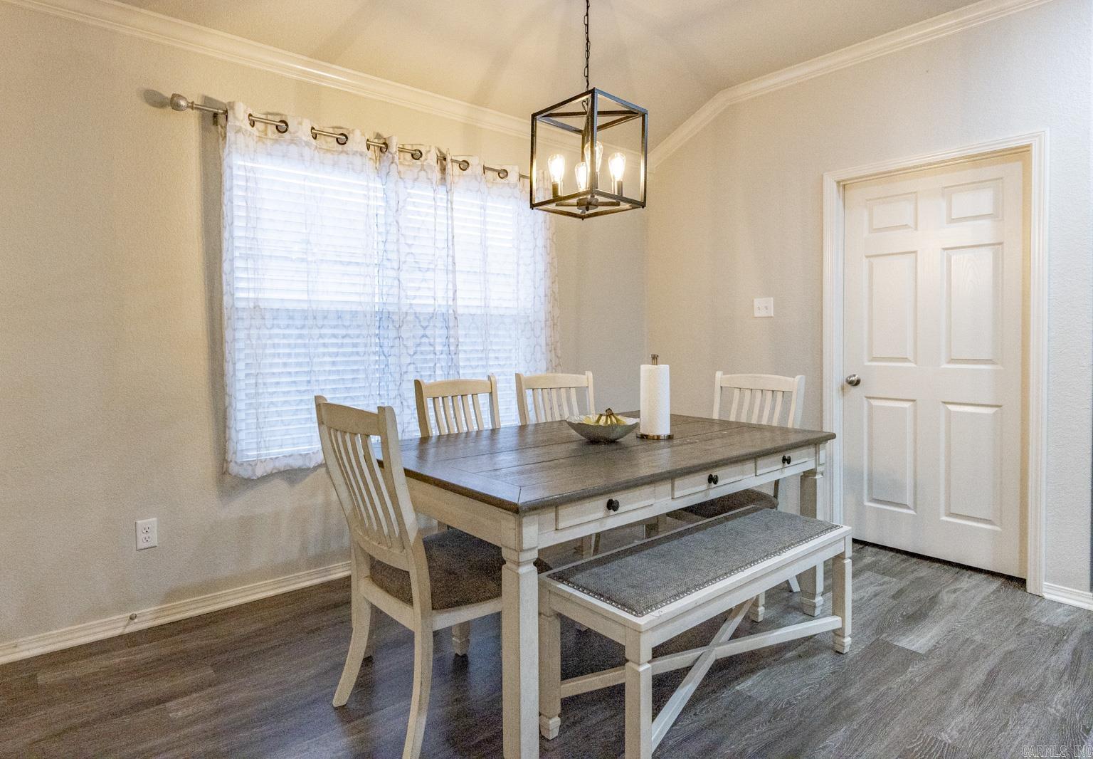 BENJAMIN GROVE - Residential