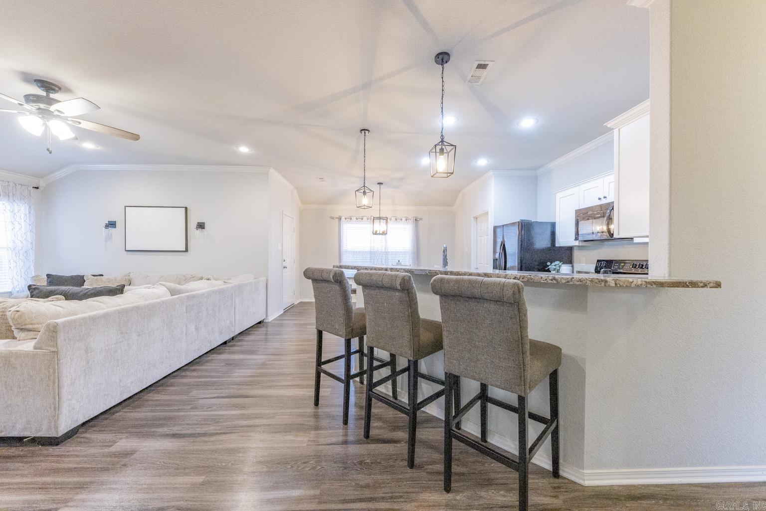 BENJAMIN GROVE - Residential