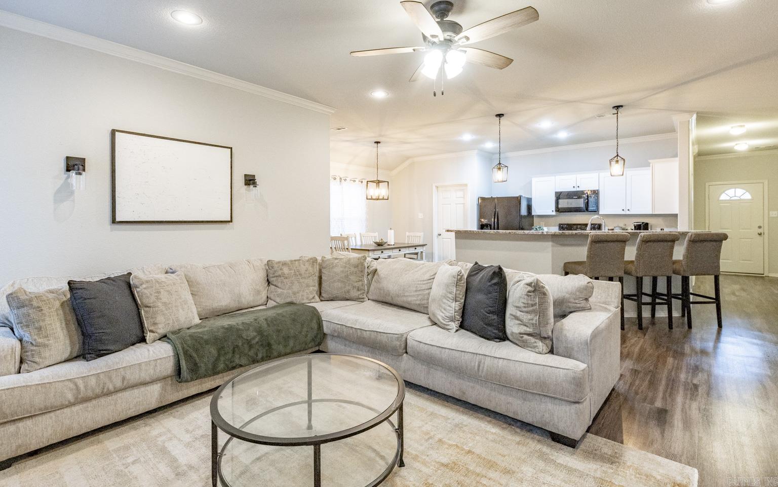 BENJAMIN GROVE - Residential